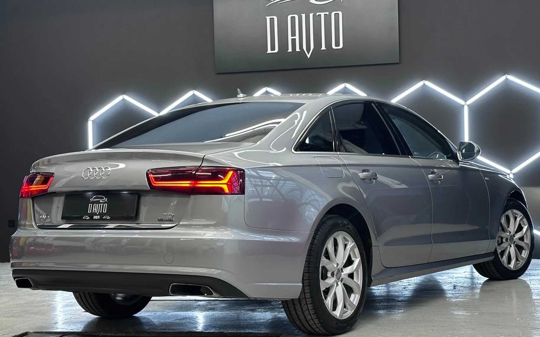 Notranja slika - Audi A6 - 3.0 TDI quattro S tronic+KEYLESS+MEMORY+LED+NAVI - 8