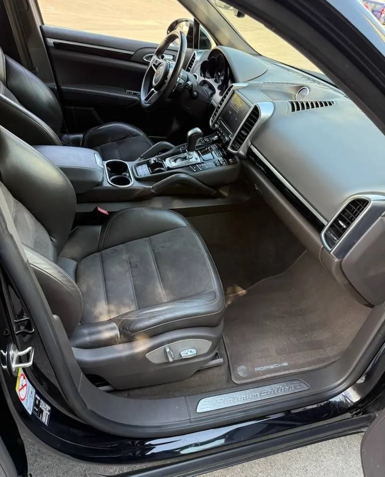 Notranja slika - Porsche Cayenne - 3.0 TD Platinum Edition 22col ODLICEN-POLOG 2900 - 12