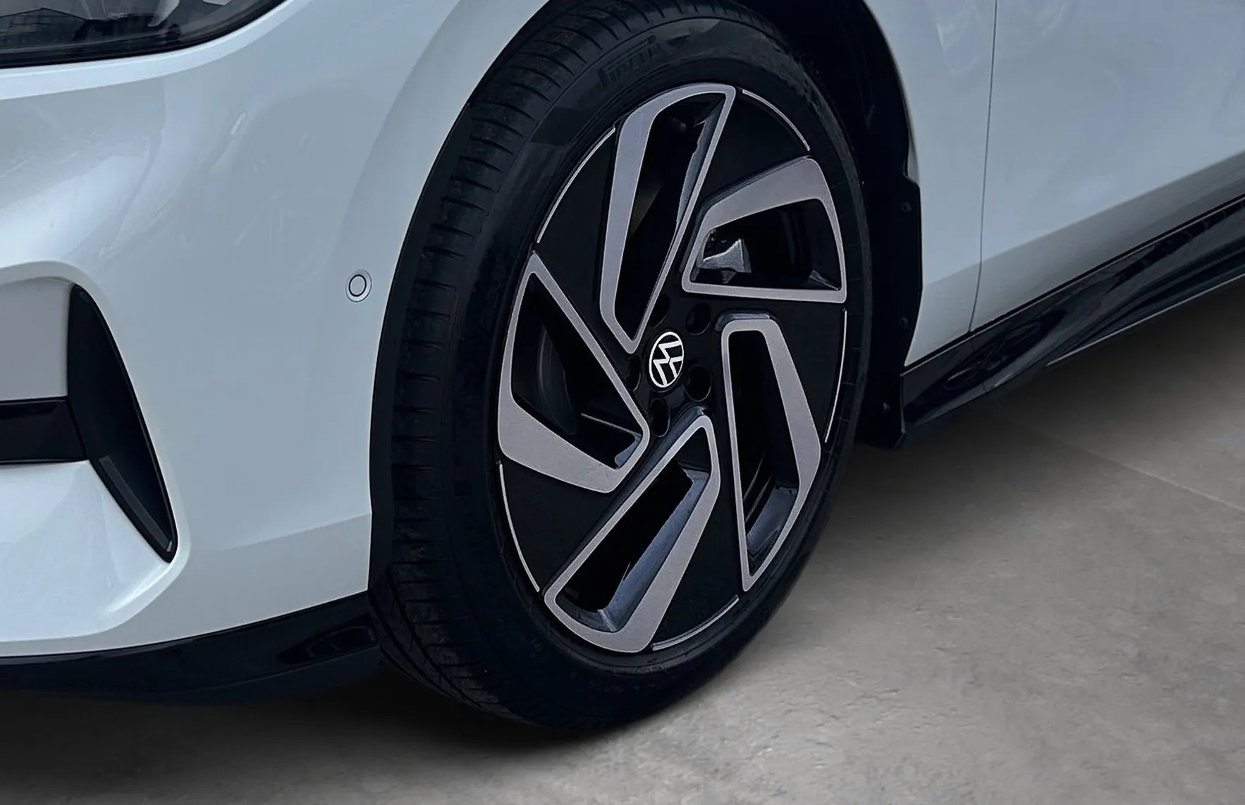Zunanja slika - VW ID.7 - 77kWh Pro 4ALL Limited 210kW - 6