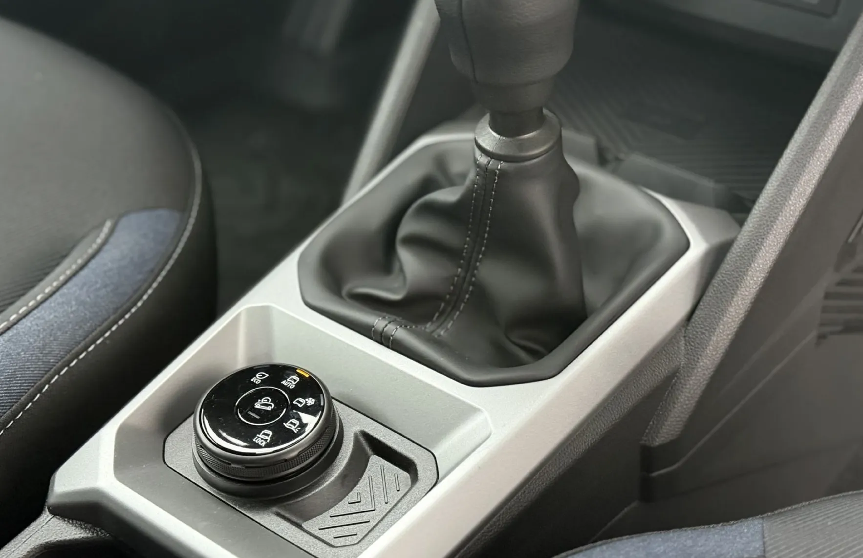 Zunanja slika - Dacia Duster - mild hybrid 130 4x4 Journey - 14