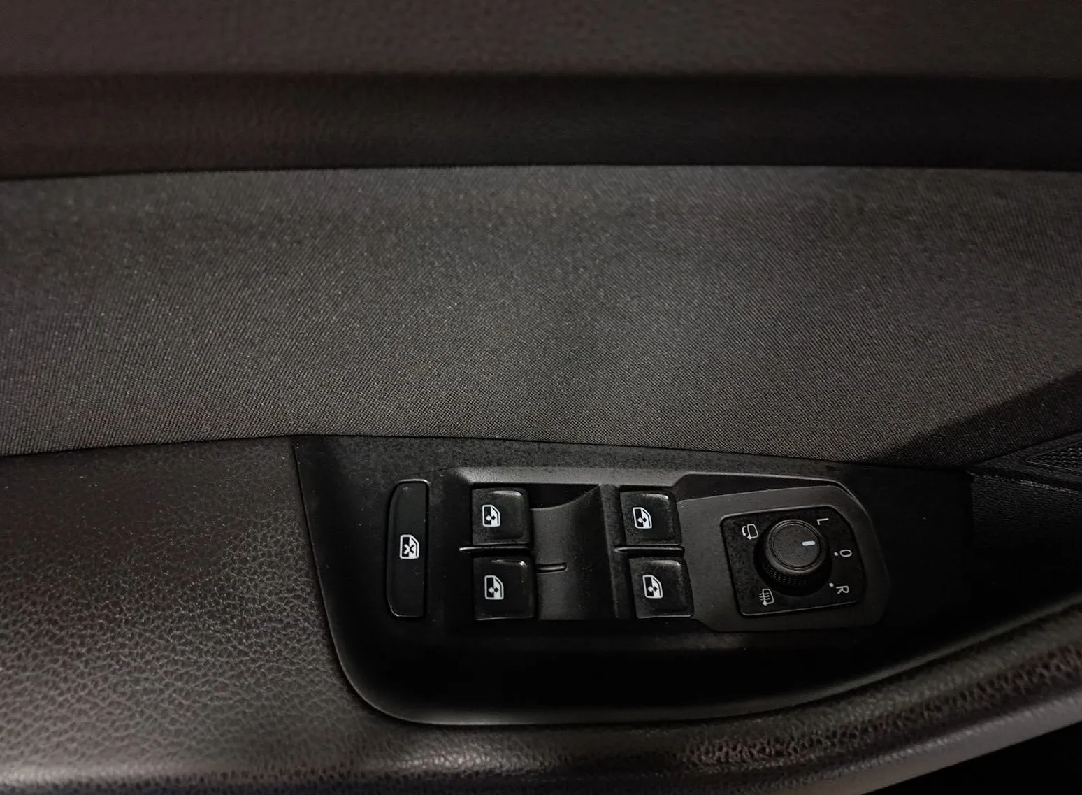 Zunanja slika - VW Passat - Variant 2.0 TDI BMT DSG Z ENOLETNIM JAMSTVOM - 14