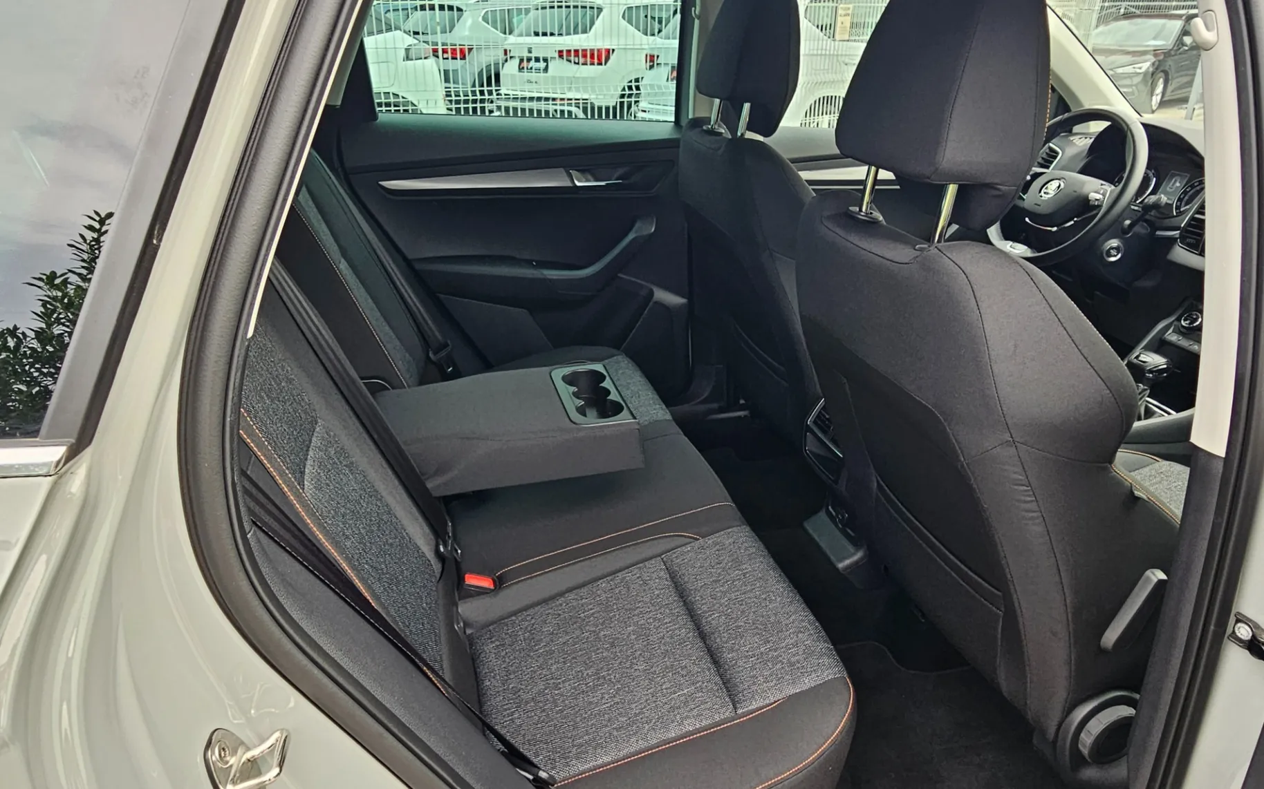 Zunanja slika - Škoda Karoq - 1.5 TSIClever DSG, KAMERA,NOVE GUME - 12