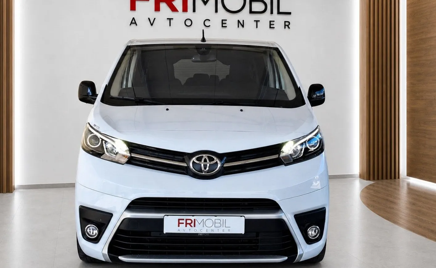 Zunanja slika - Toyota Proace - Verso 2.0 D-4D Family Medium Black Pack... - 4
