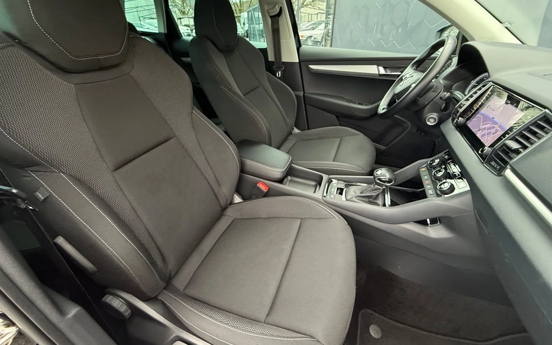 Zunanja slika - Škoda Karoq - Ambition 2.0 TDI DSG-Acc-Laneassist-Kamera-Led - 14