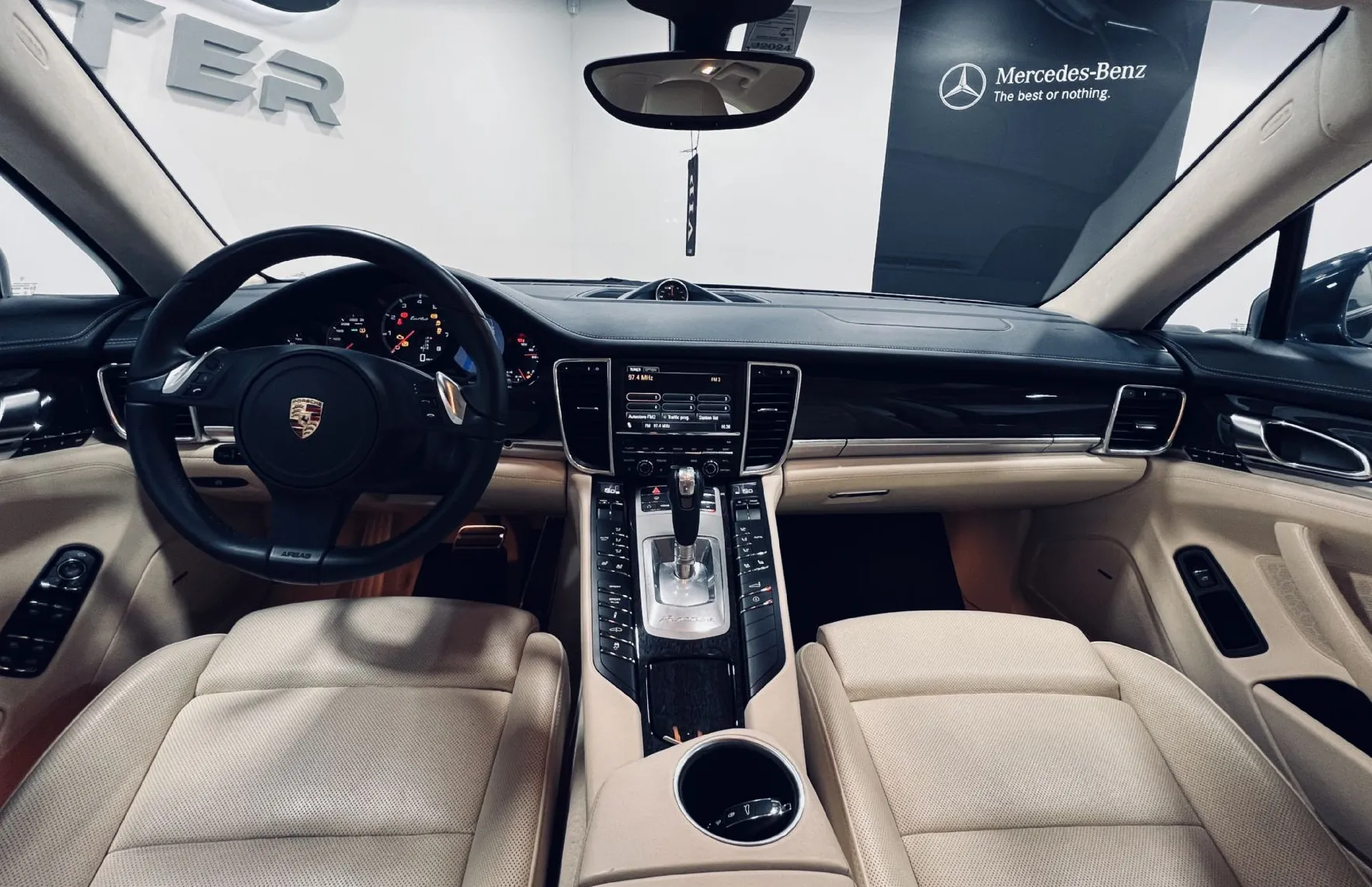 Zunanja slika - Porsche Panamera - TURBO-4X4-USNJE-KAMERA-XENON-MEMORY - 6