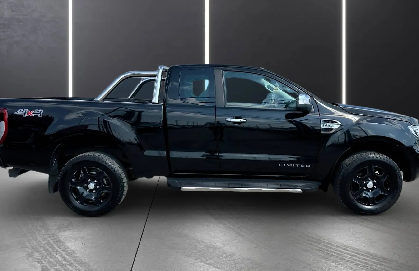 Zunanja slika - Ford Ranger - 3.2 TDCi RC 4X4 AUT.  XENON NAVI TEMP PDC KLJUKA - 10