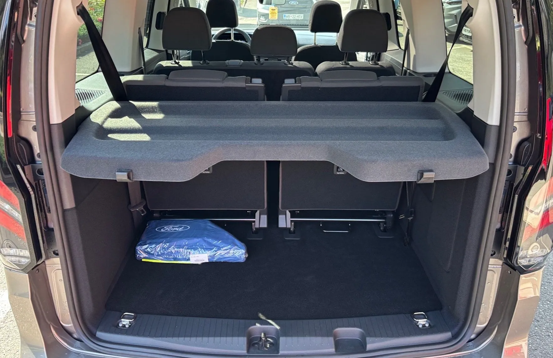 Zunanja slika - Ford Tourneo Connect - ACTIVE 2.0 TDCi 122KM A7 L2 7SEDEŽ-NA ZALOGI - 9