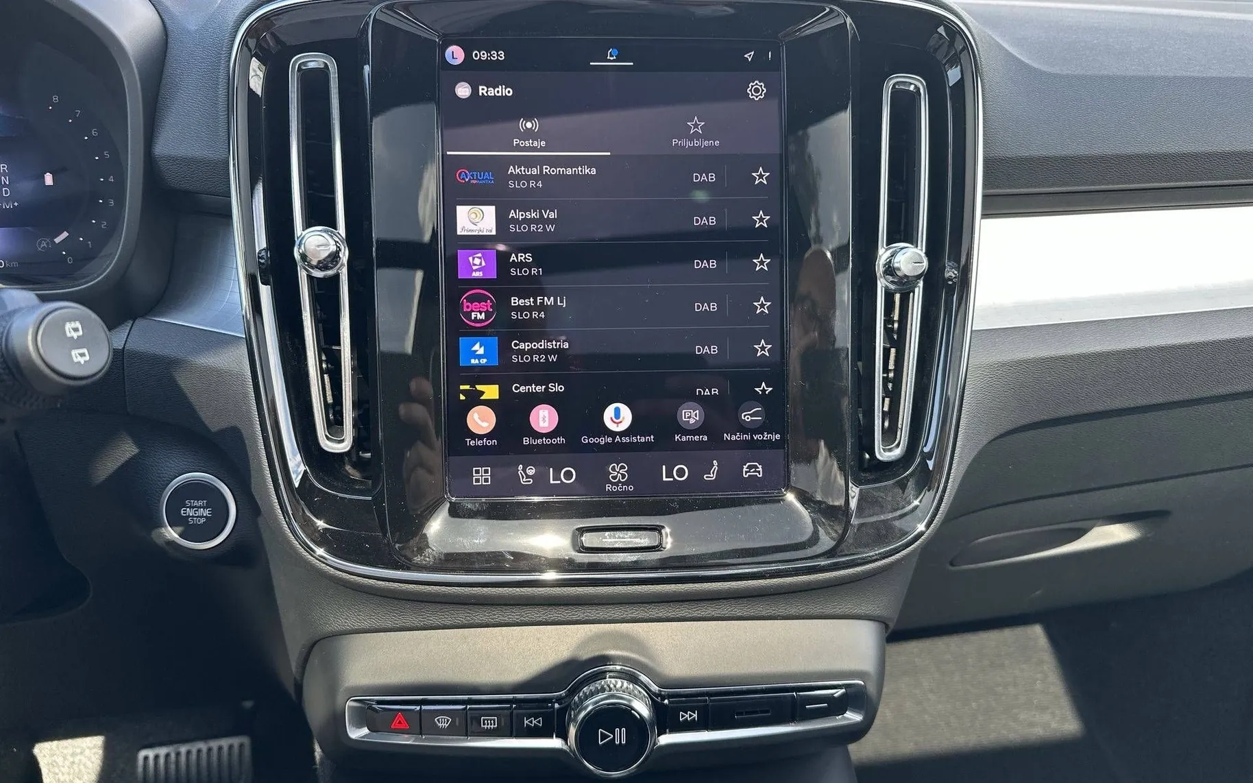 Notranja slika - Volvo XC40 - B4P Ultra Black Edition Avt. - 16