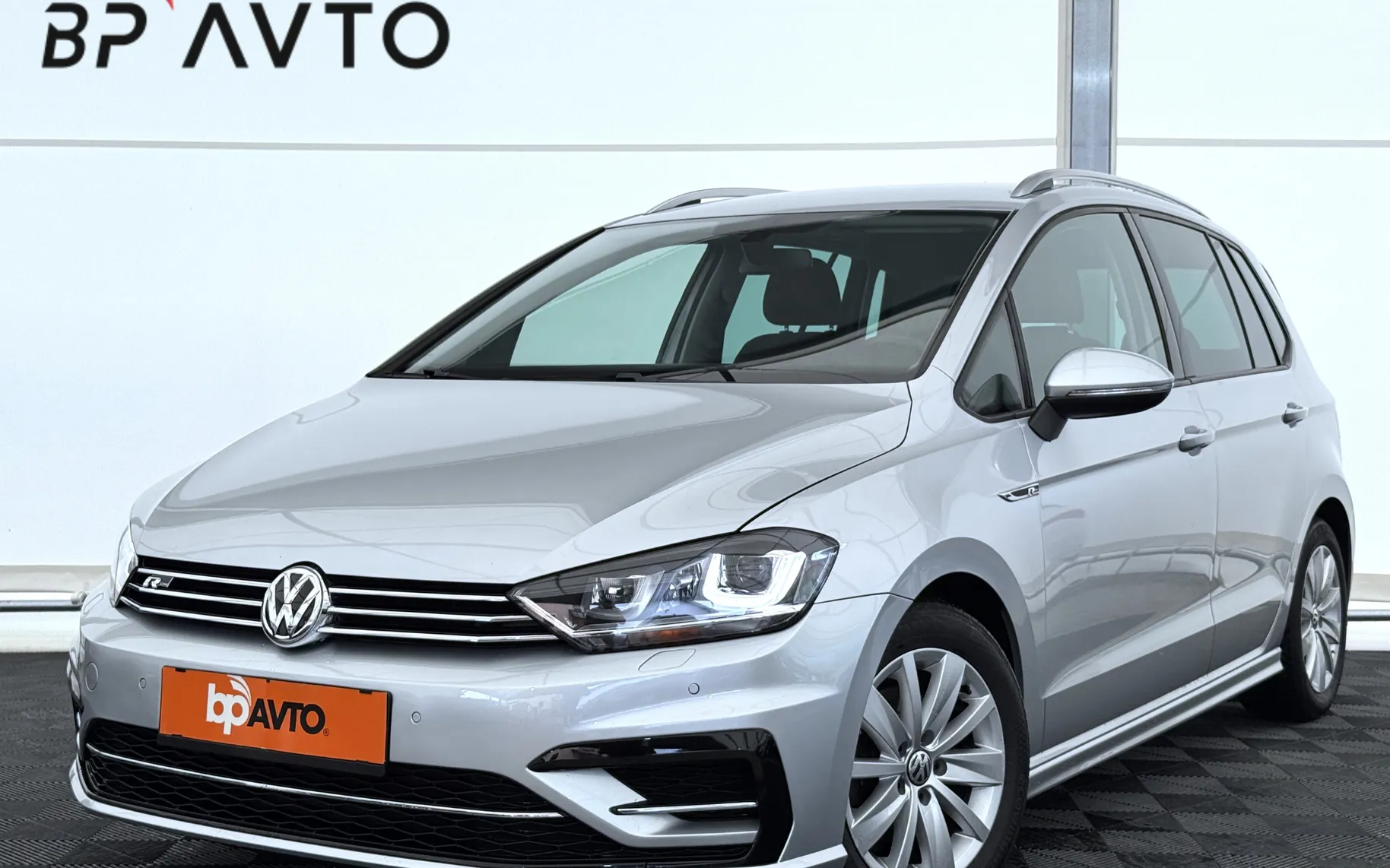 Zunanja slika - Volkswagen Golf - Sportsvan 1,6 TDI BMT R-Line Edition - 1