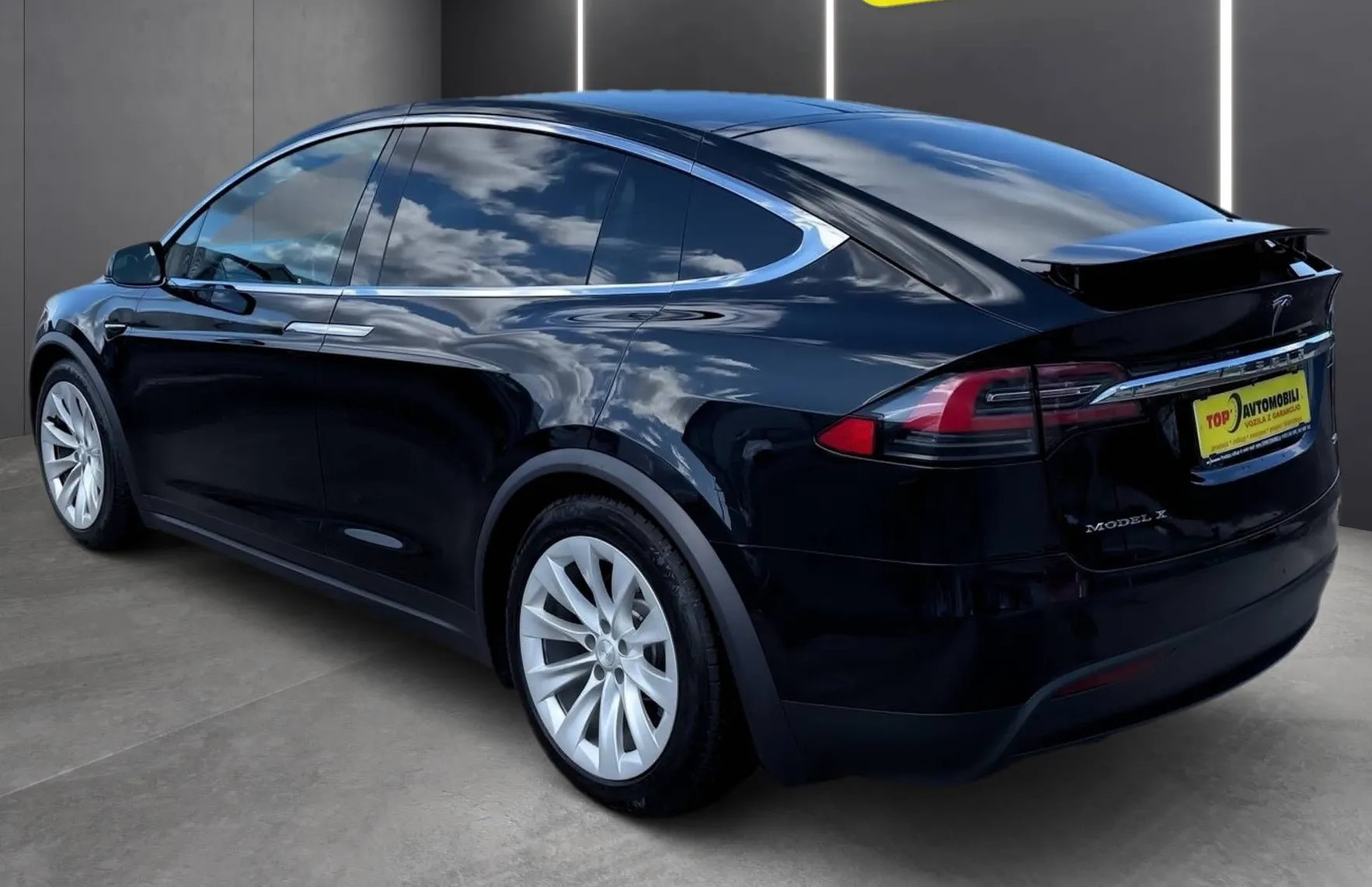 Zunanja slika - Tesla Model X - 75D NADGRAJEN AVTOPILOT 7 - SEDEŽEV ZRAČNO PREMIUM - 5