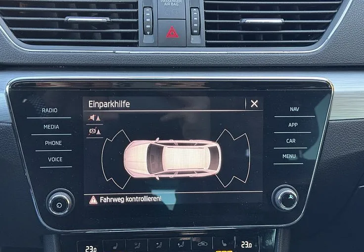 Zunanja slika - Škoda Superb - Combi 2.0 TDI Ambition - 9