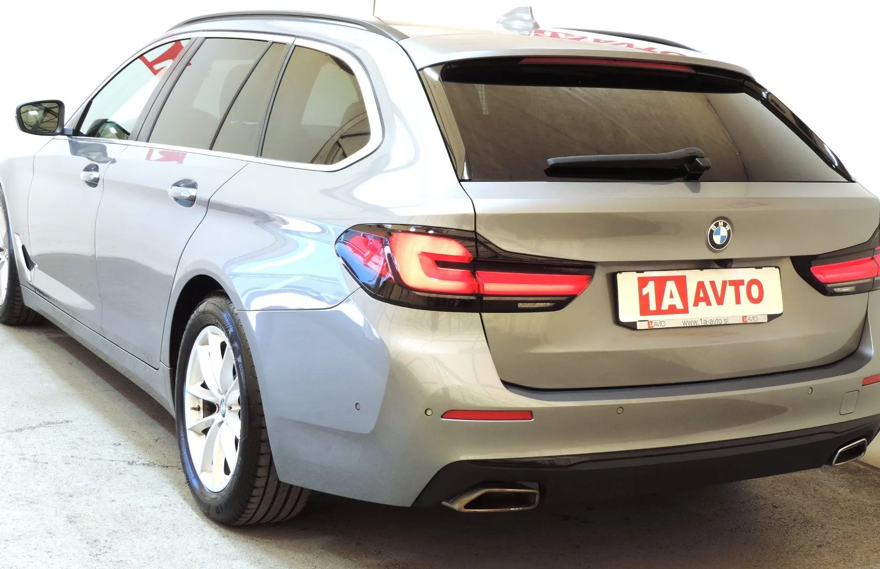 Zunanja slika - BMW Serija 5 - Touring: 520i Avt. USNJE-KAMERA-LED-MRTVI KOT… - 7