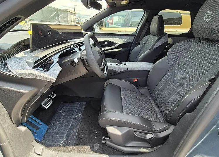 Zunanja slika - Peugeot 3008 - GT Hibrid 145 €6.4 - 3