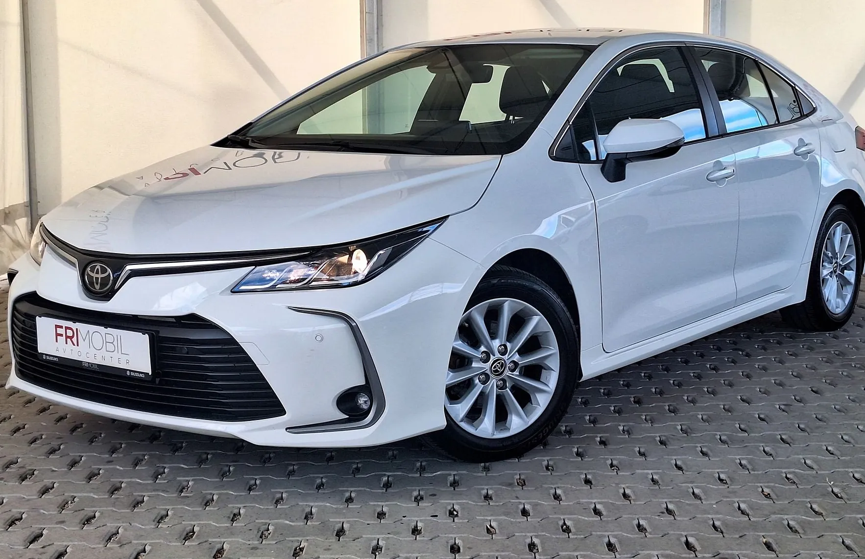 Zunanja slika - Toyota Corolla - 1.5 VVT-i Luna Park - 1