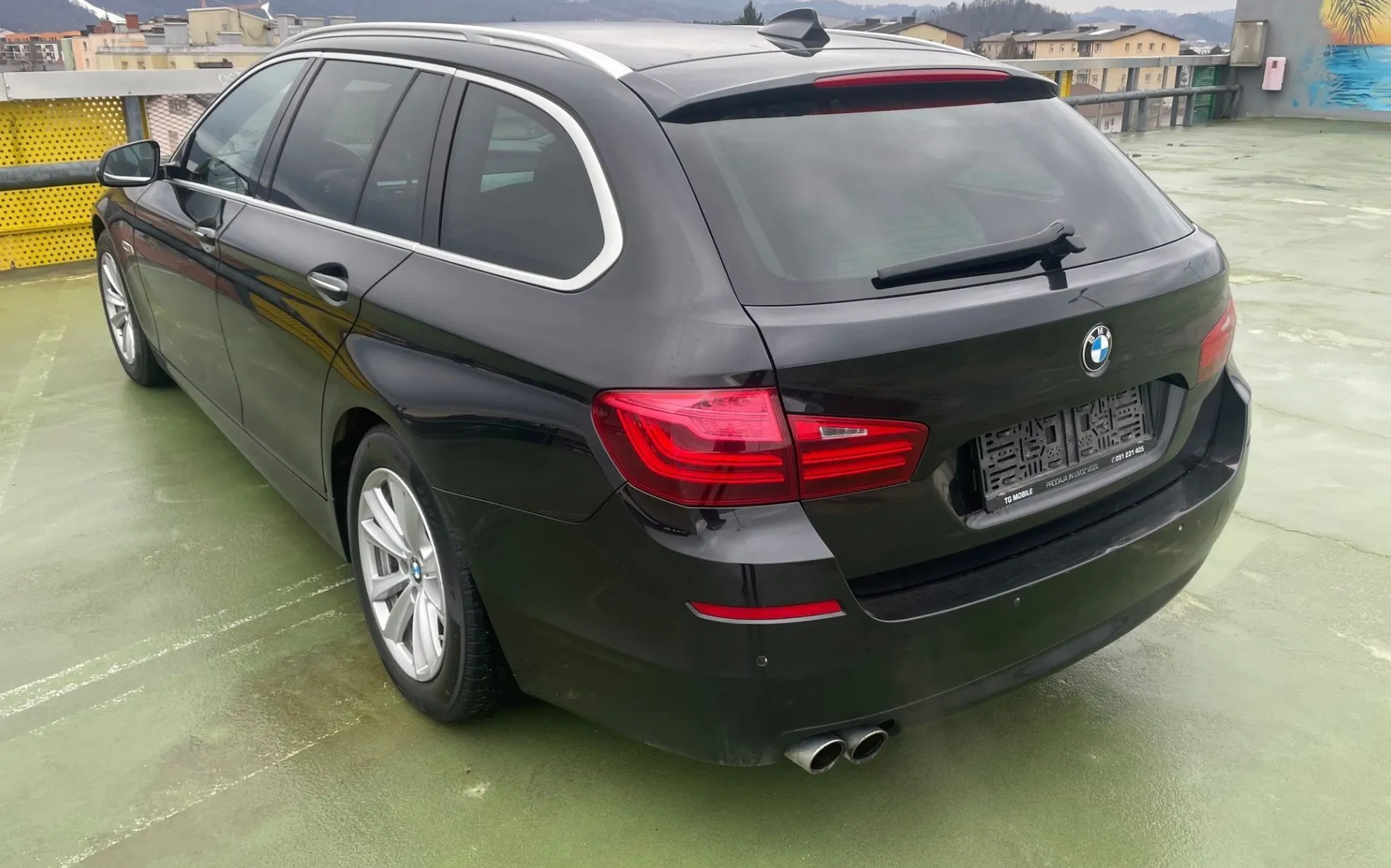 Zunanja slika - BMW Serija 5 - Touring: 520d 140 KW BI-XSENON.NAVI.USNJE.PDC S+Z - 3