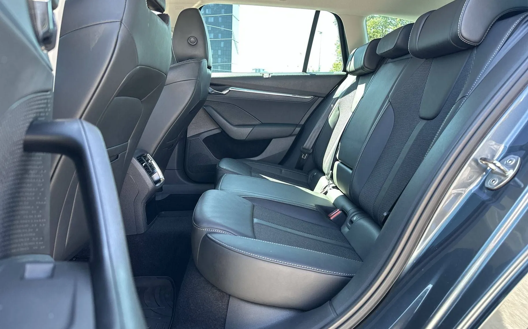 Notranja slika - Škoda Octavia - Combi 2.0 TDI Style DSG MATRIX, ACC, KAMERA - 11