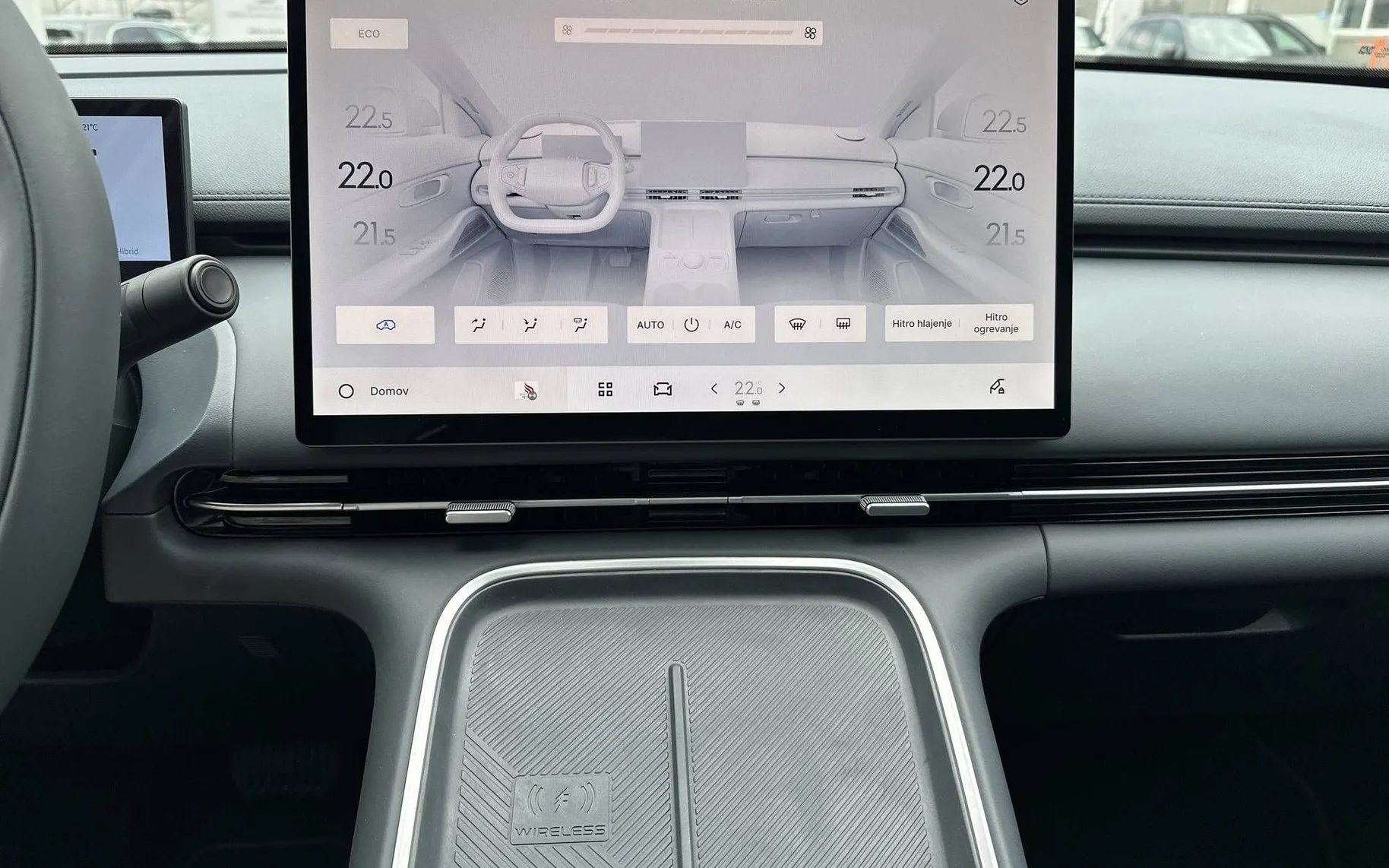 Notranja slika - Geely StarRay EM-i - Plug-In Hybrid 1.5 Max Avt. - 19
