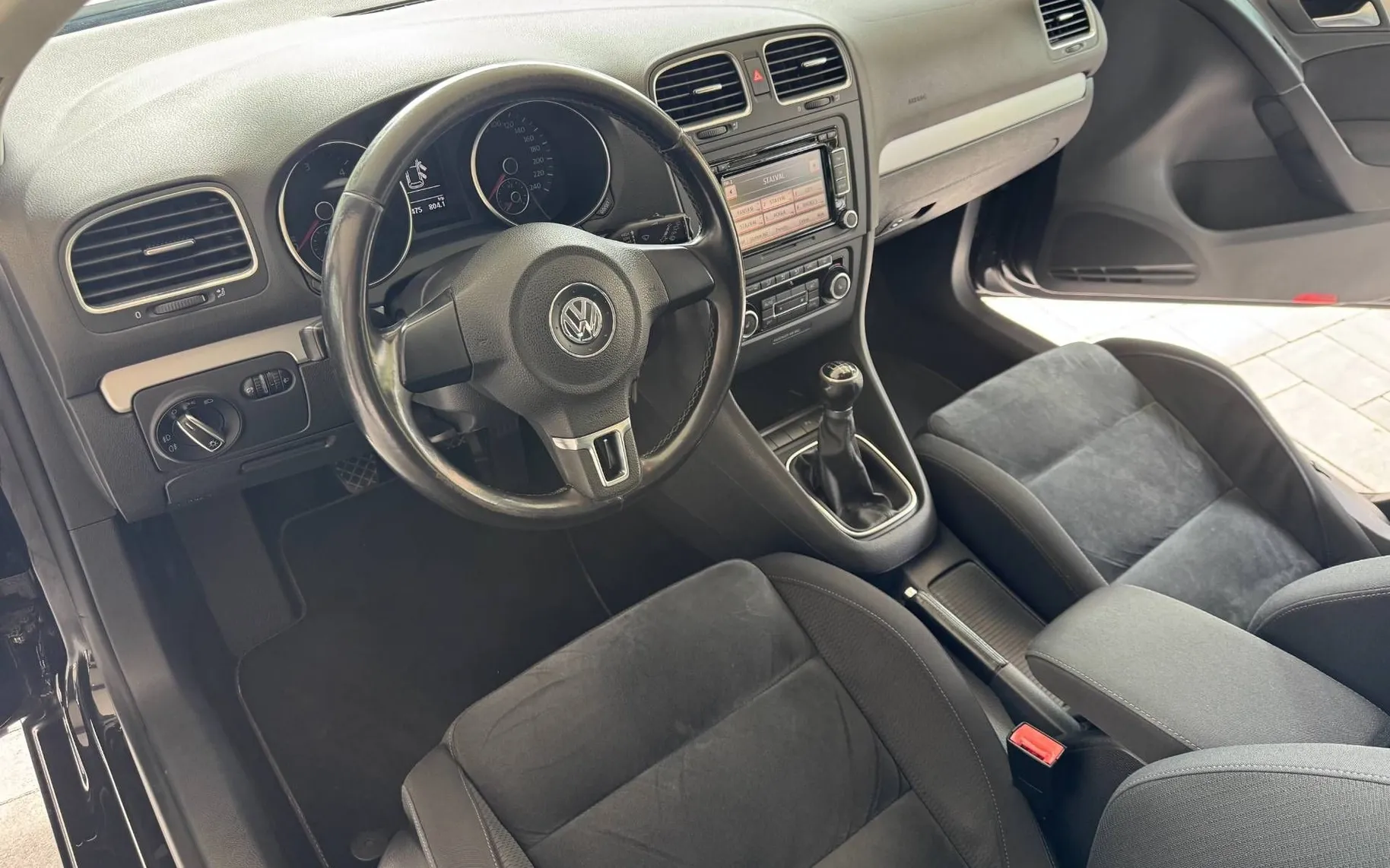 Notranja slika - Volkswagen Golf - Comfortline 2.0 TDI- ALCANTARA-DIGI.KLIMA-ALU- - 12
