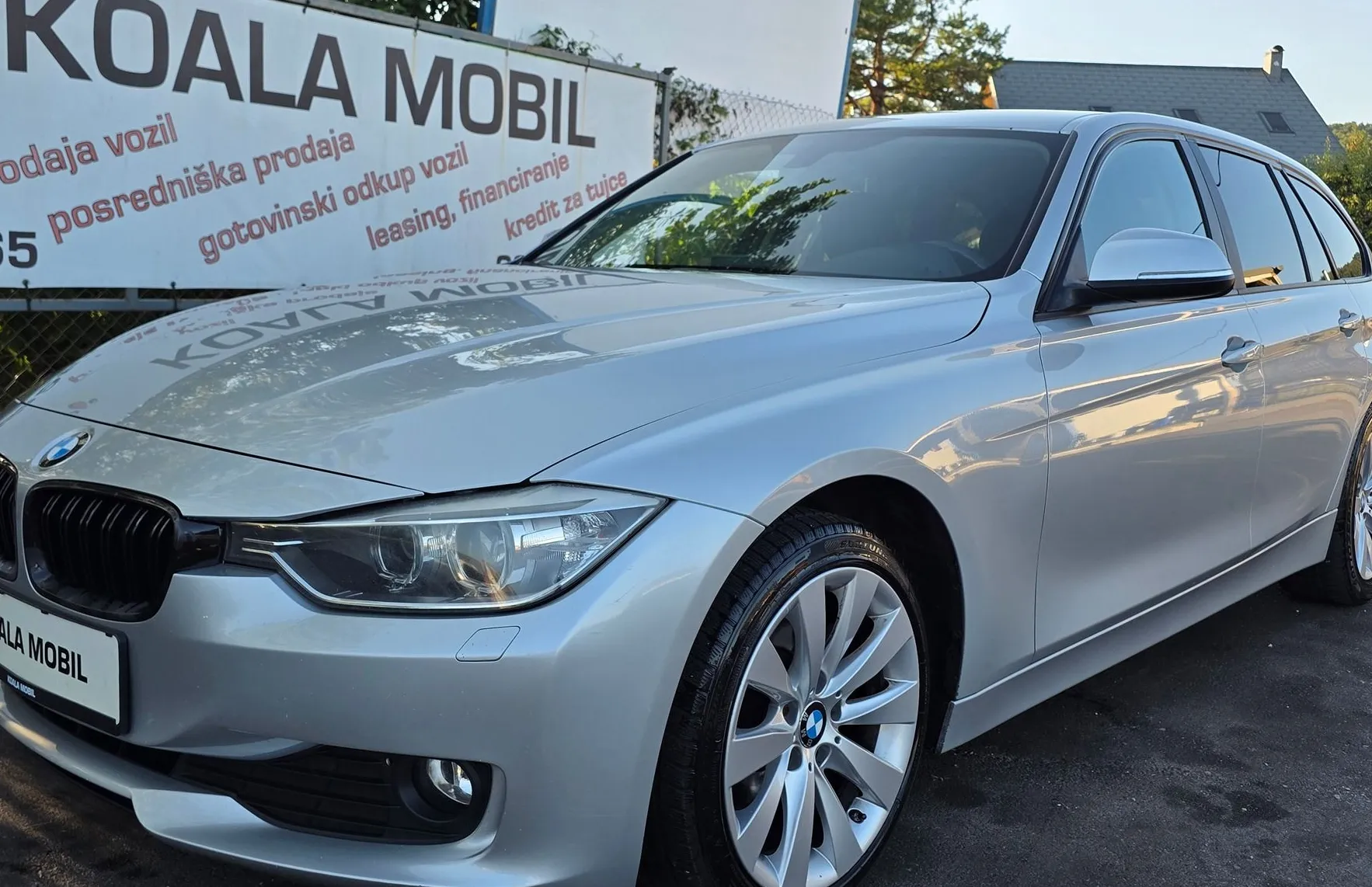 Zunanja slika - BMW Serija 3 - Touring: 318D TOURING BI-XENON-AVTOMATIK-NAVI-ALU - 19