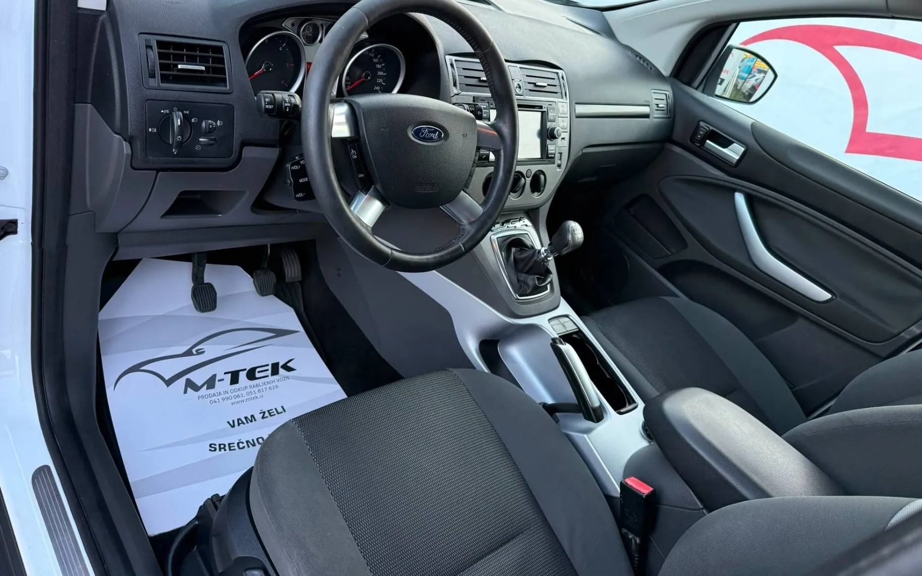 Notranja slika - Ford Kuga - 2.0 TDCi Trend DPF - 12