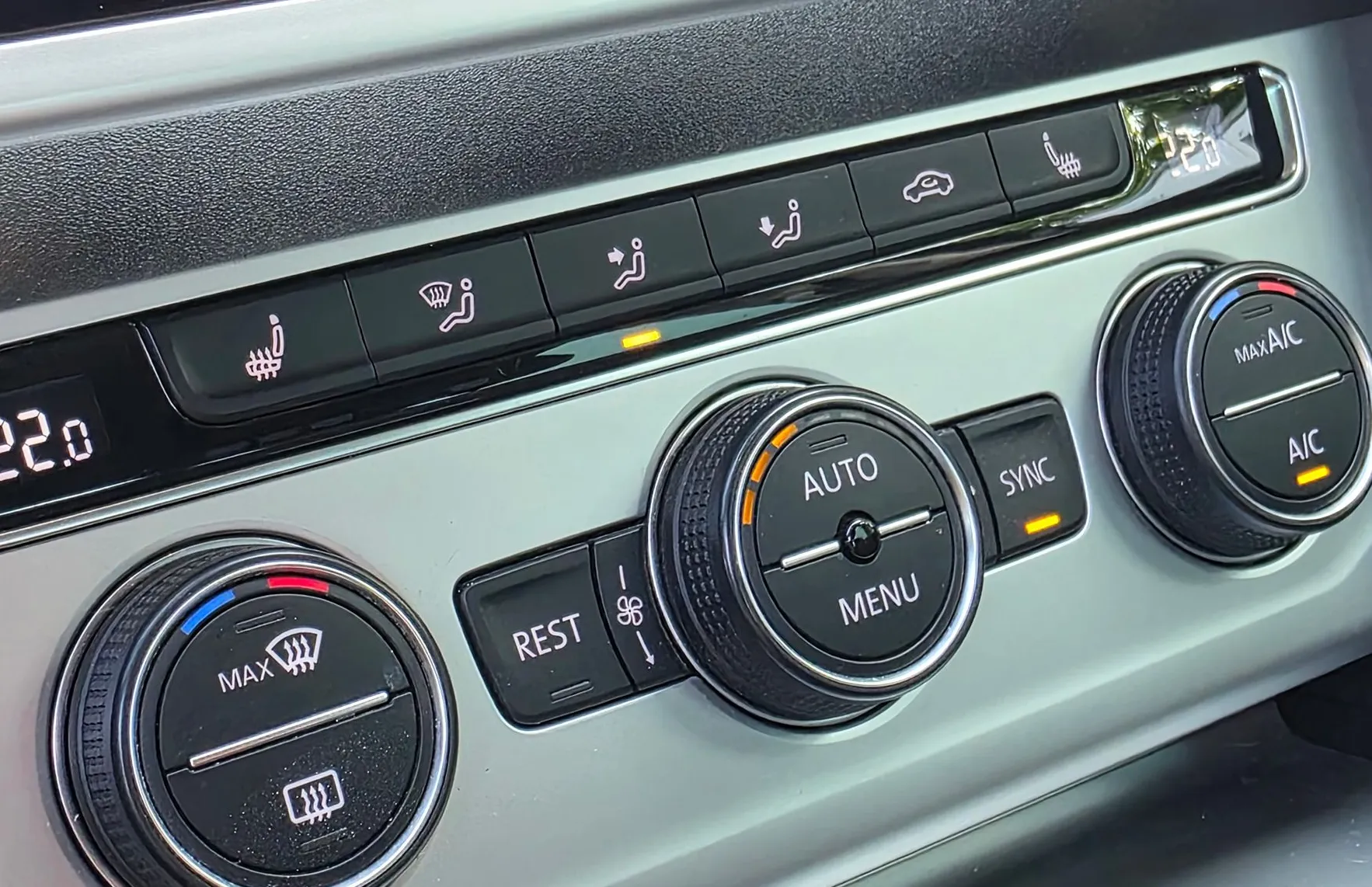 Zunanja slika - Volkswagen Passat - 2.0 TDI BMT HIGHLINE DSG LED-NAVI-KAMERA-GRETJE SŽ - 17