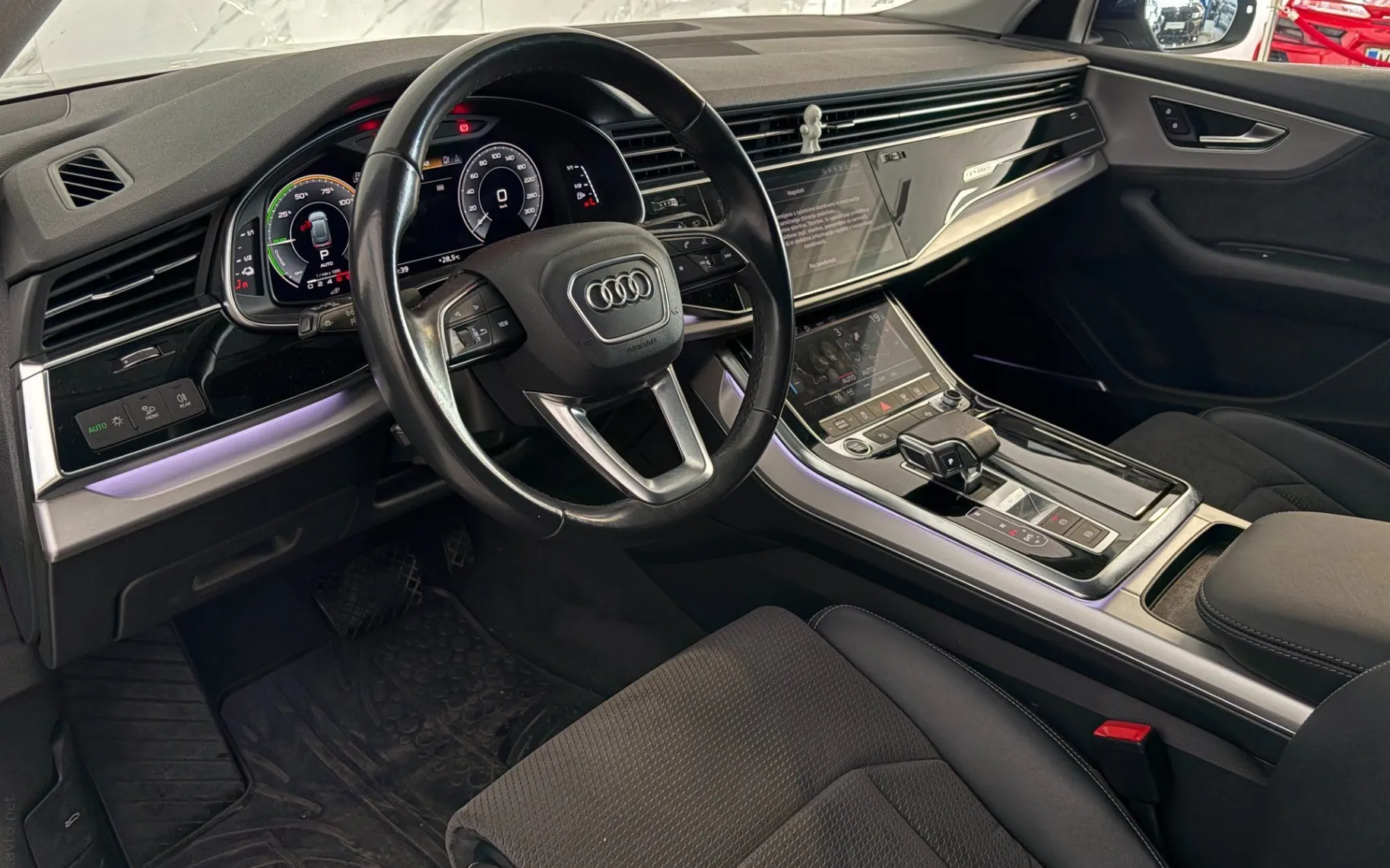 Notranja slika - Audi Q8 - 55 TFSI e |Quattro|Led|Zračno|Kamera|AmbientL|PDC. - 7