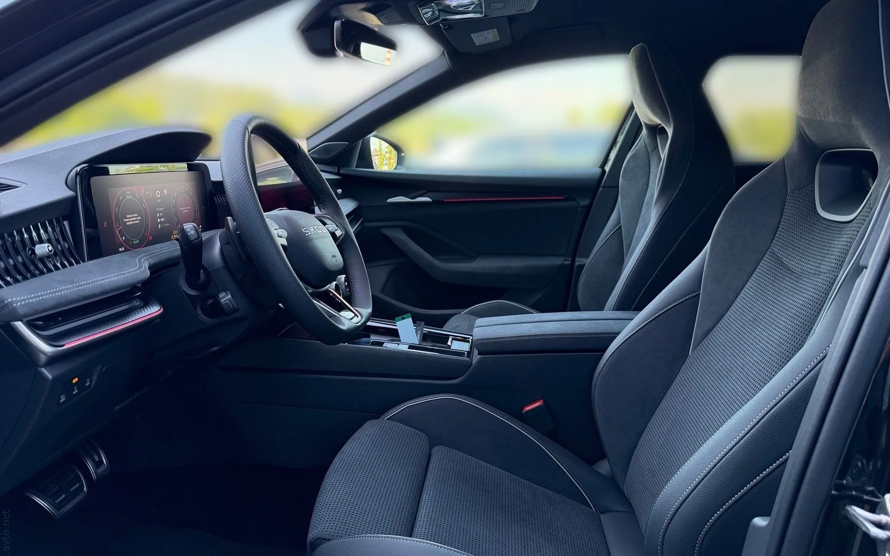 Notranja slika - Škoda Superb - Combi 1.5 TSI mHEV Sportline DSG - 7