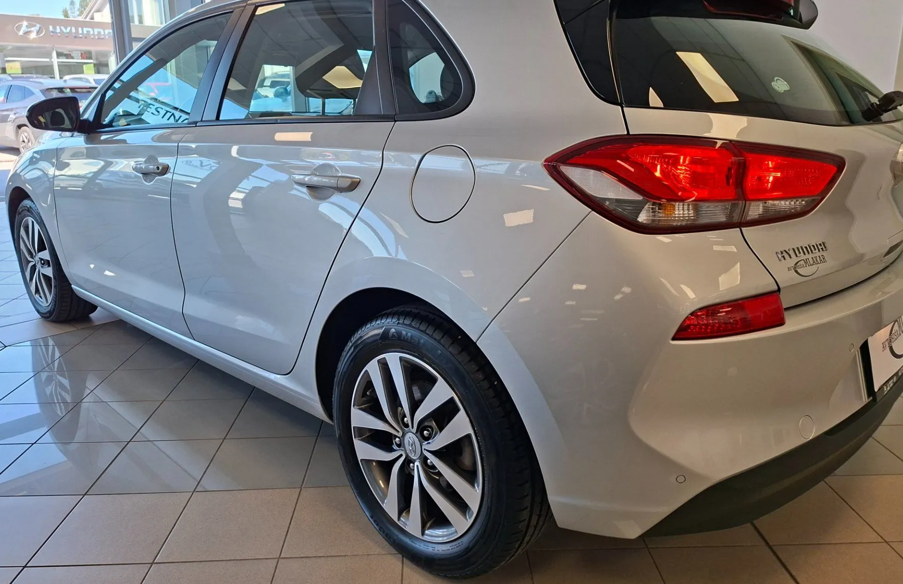 Zunanja slika - Hyundai i30 - 1.6 CRDi 110 Style-1.LASTNIK-SLO-LED-KAMERA-PDC- - 3