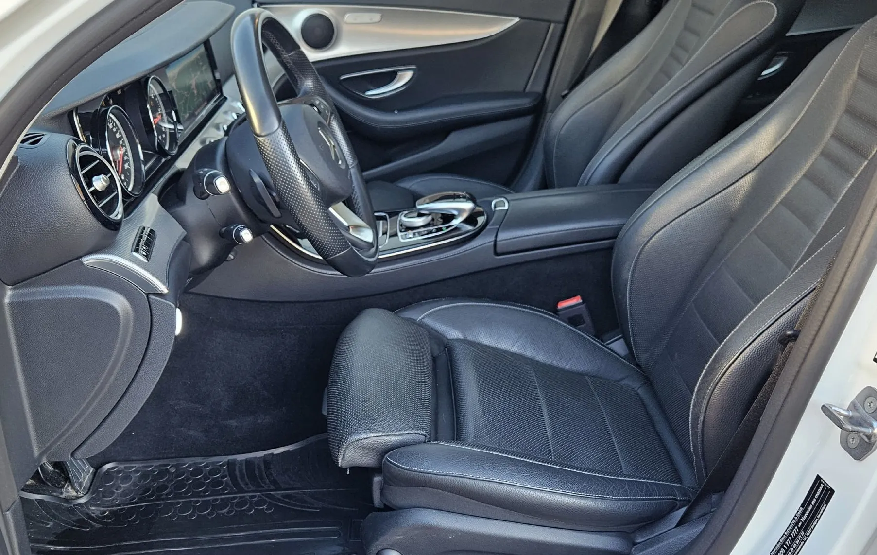Zunanja slika - Mercedes-Benz E-Razred - E 220 d AMG line+ACC+PANO+MULTIBEAM+USNJE+PRIKLOP+ - 12