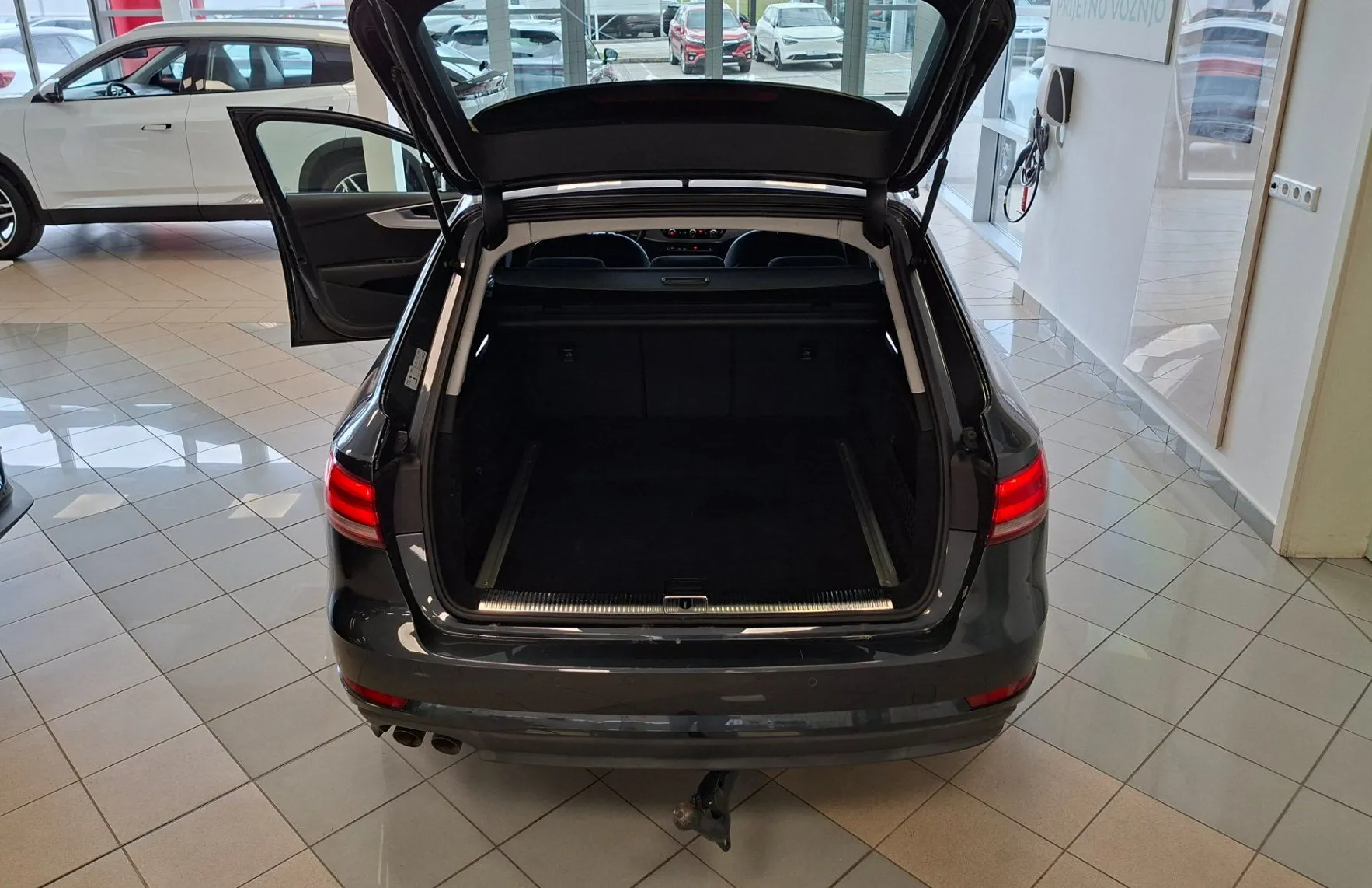 Zunanja slika - Audi A4 - Avant quattro 2.0 TDI-LED-NAVI-KAMER-PDC-VLEČNA-ODLIČEN- - 17