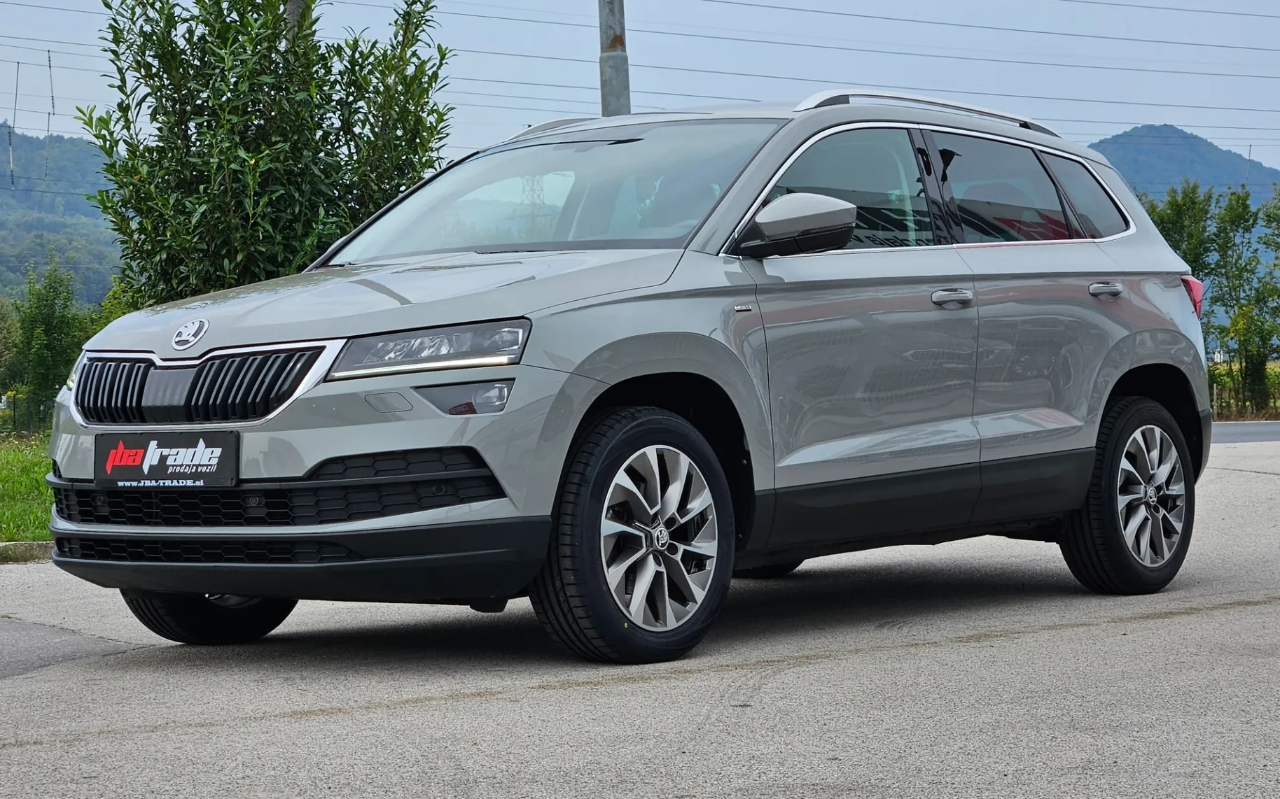 Zunanja slika - Škoda Karoq - 1.5 TSIClever DSG, KAMERA,NOVE GUME - 4