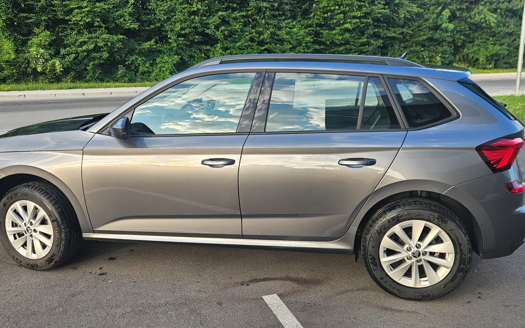Zunanja slika - Škoda Kamiq - 1,0 TSI Ambition DSG - 4
