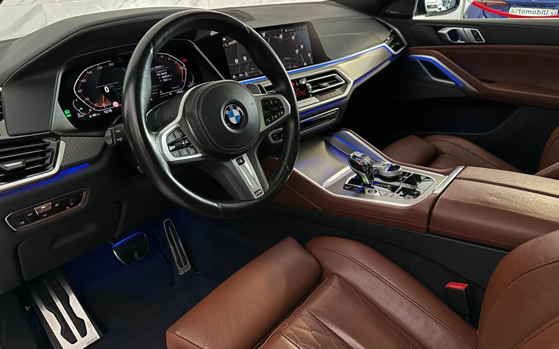 Notranja slika - BMW serija X6: - xD40d|M|SkyL|22col|Laser|4WS|SoftC|Hlaj|ACC|Harm.. - 9