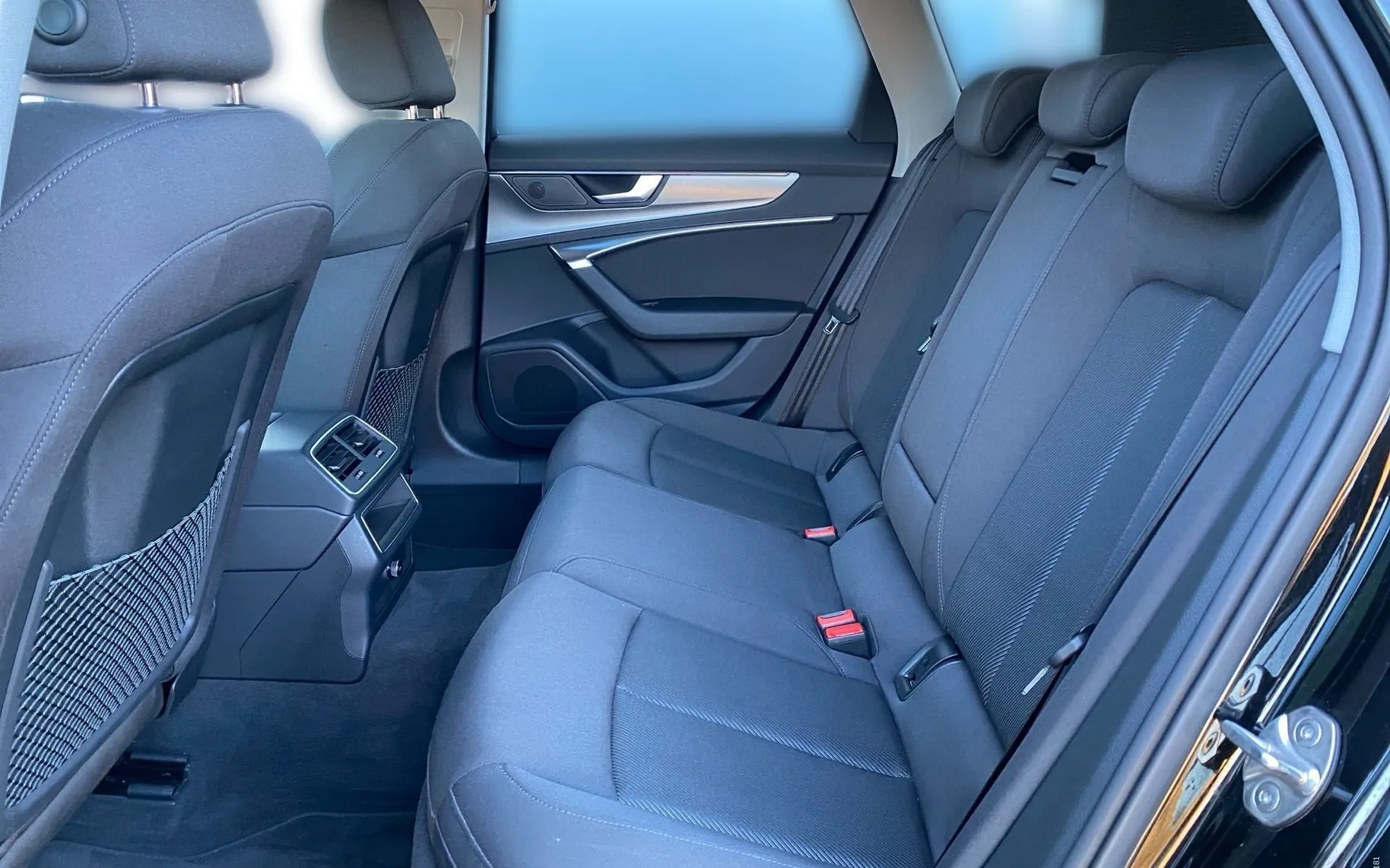 Notranja slika - Audi A6 Avant - 40 TDI S tronic Quattro150kW-Webasto-Vlečna kljuka - 11