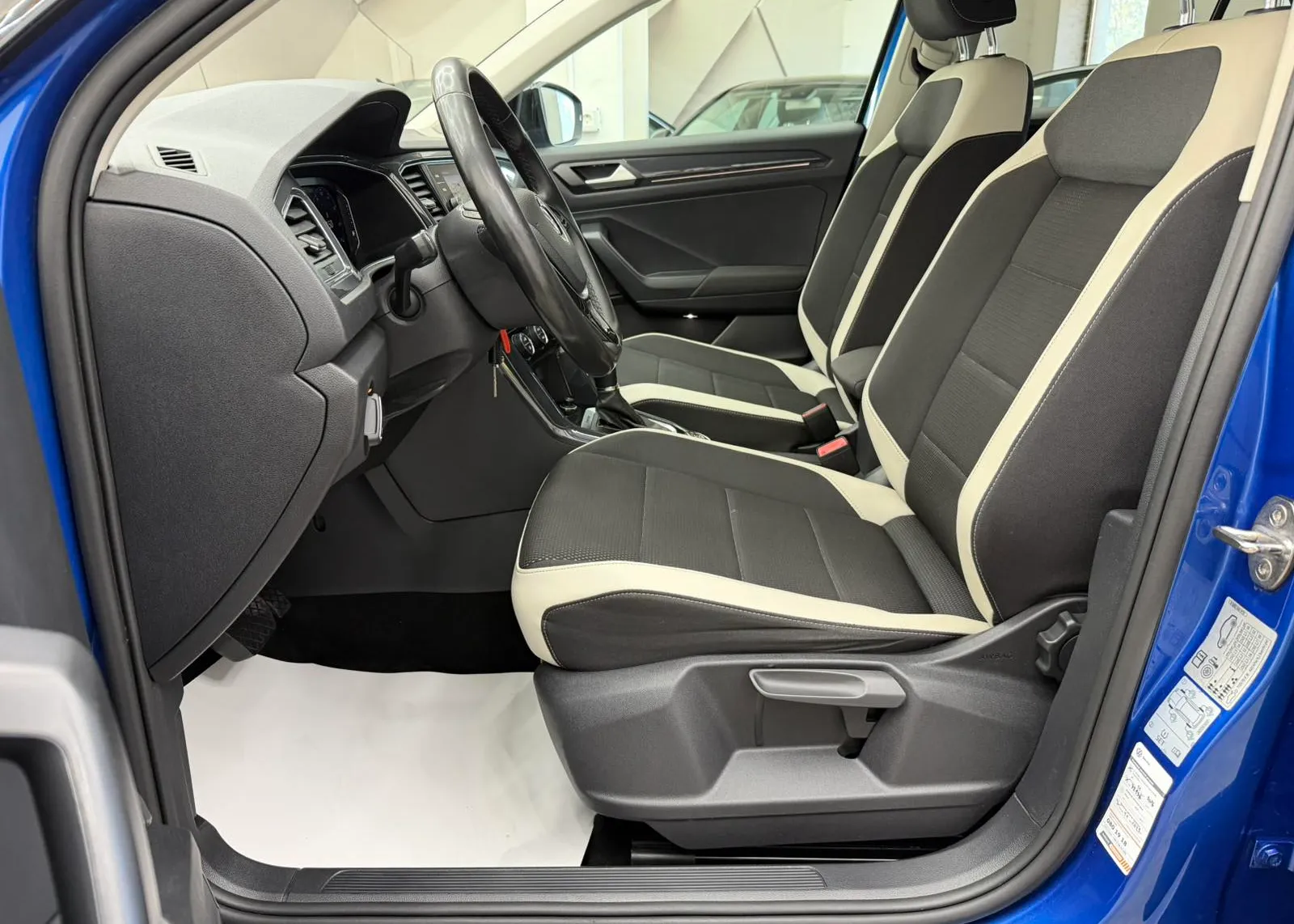 Zunanja slika - VW T-Roc - 2.0 TDI 4M AUT. - 8