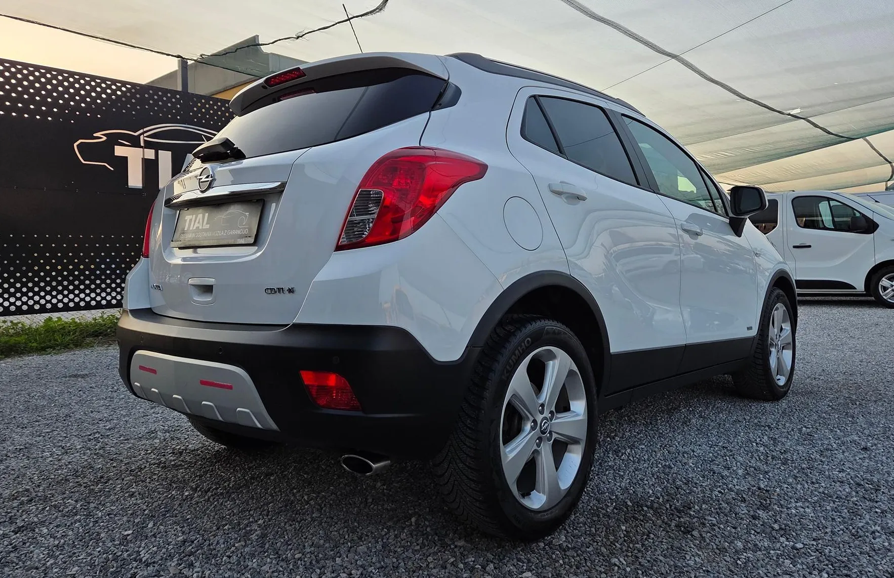 Zunanja slika - Opel Mokka - 1.7DTI-4X4-SLO-AVT.KLIMA-LED-PDC-ALU-SERVISIRANA.. - 5