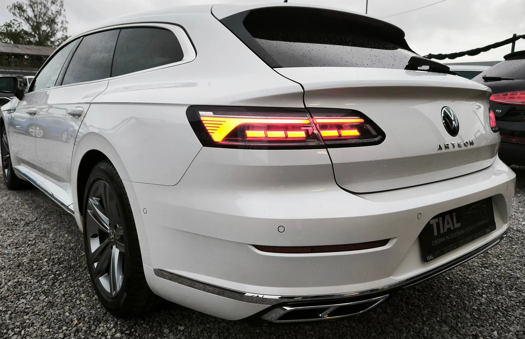 Zunanja slika - VW Arteon - Shooting Brake 2.0 TDI R-LINE-DSG-RECARO-200HP-VIRT-PERL-N - 5