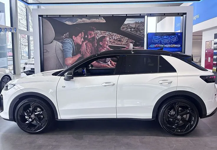 Zunanja slika - Volkswagen T-Roc - R-Line 1.5 eTSI - 3