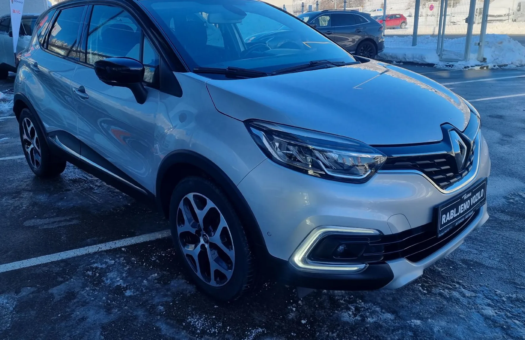 Zunanja slika - Renault Captur - Intens TCe 150 AVTOMATIK +VLEČNA KLJUKA+SERVISNA - 3
