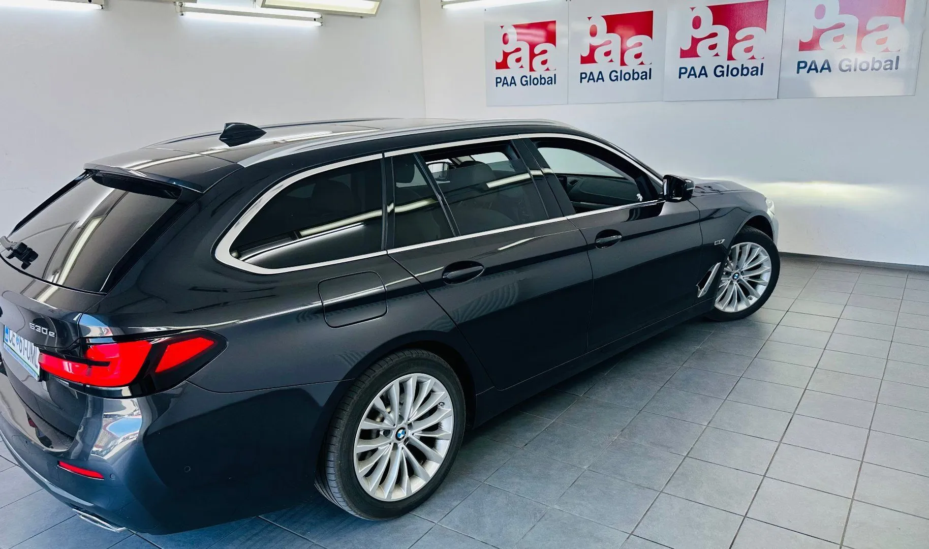 Zunanja slika - BMW Serija 5 - 530e xDrive Touring Avt.KAMERA.LED.USNJE.NAVI.TOP - 5