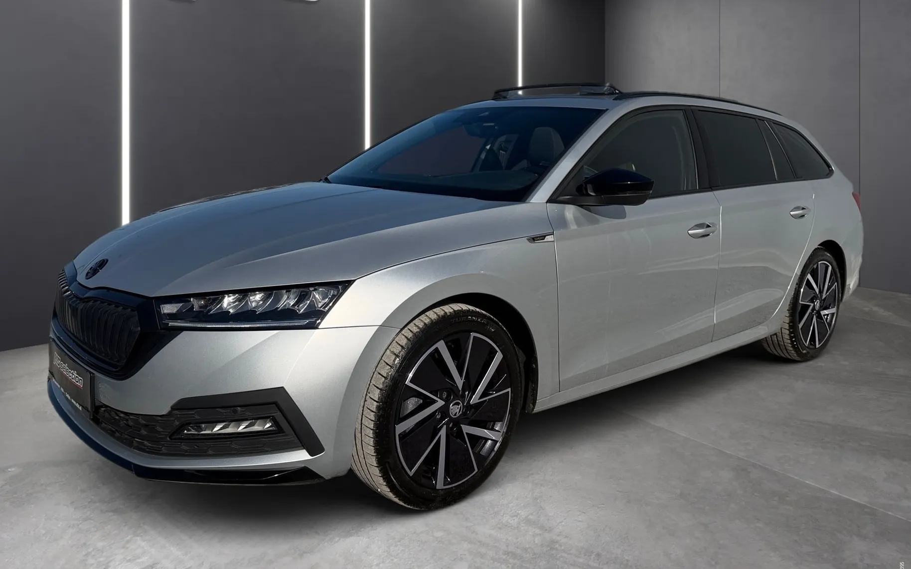 Zunanja slika - Škoda Octavia - Combi 2.0 TDI Sportline DSG-Panorama-Vlečna klju.. - 1