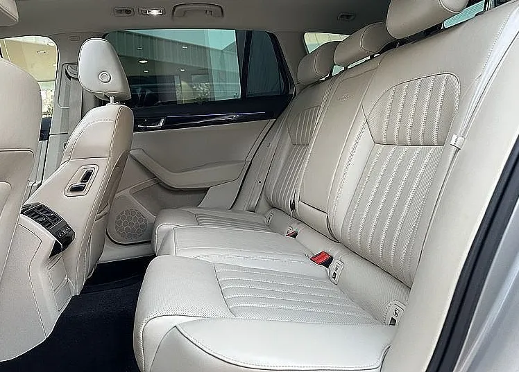 Zunanja slika - Škoda Superb - Combi 2.0 TSI L K DSG - 8