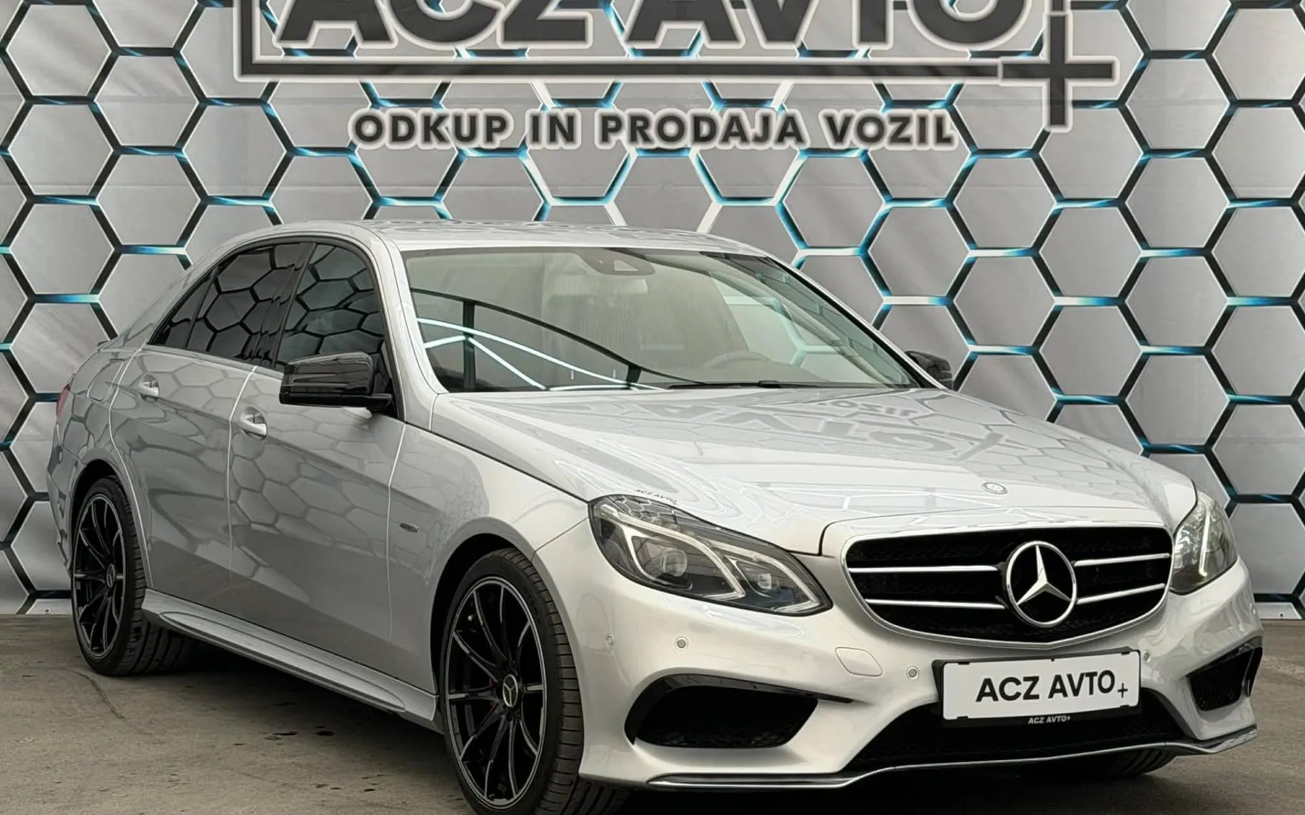 Zunanja slika - Mercedes-Benz E-Razred - E 200D•AUT•EDITION•FUL LED•NAVIGACIJA•6.3 LOOK•F1• - 1
