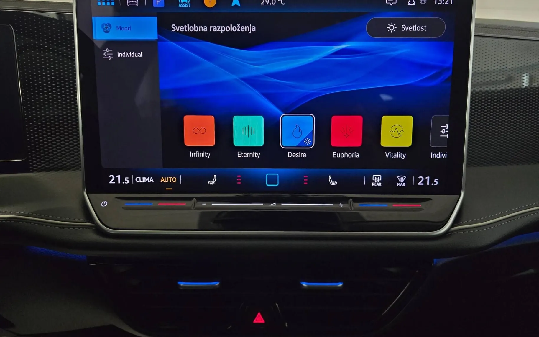 Notranja slika - Volkswagen Passat Variant - 1.5 eTSI Business DSG- LED.360kam.memory.asistence - 12