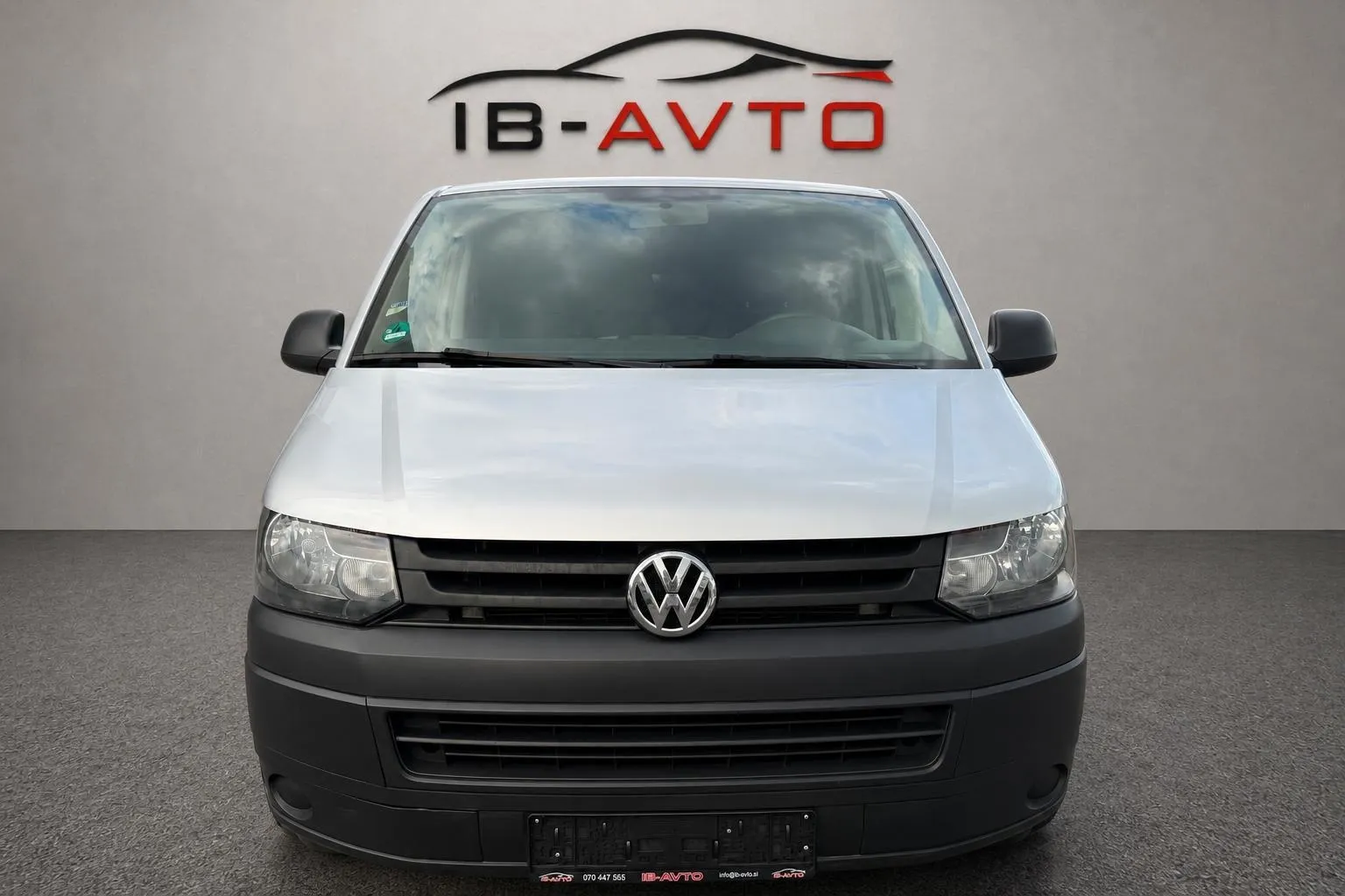 Zunanja slika - Volkswagen Transporter - T5 Kombi 9 - Sedezev 2.0 TDI - 6
