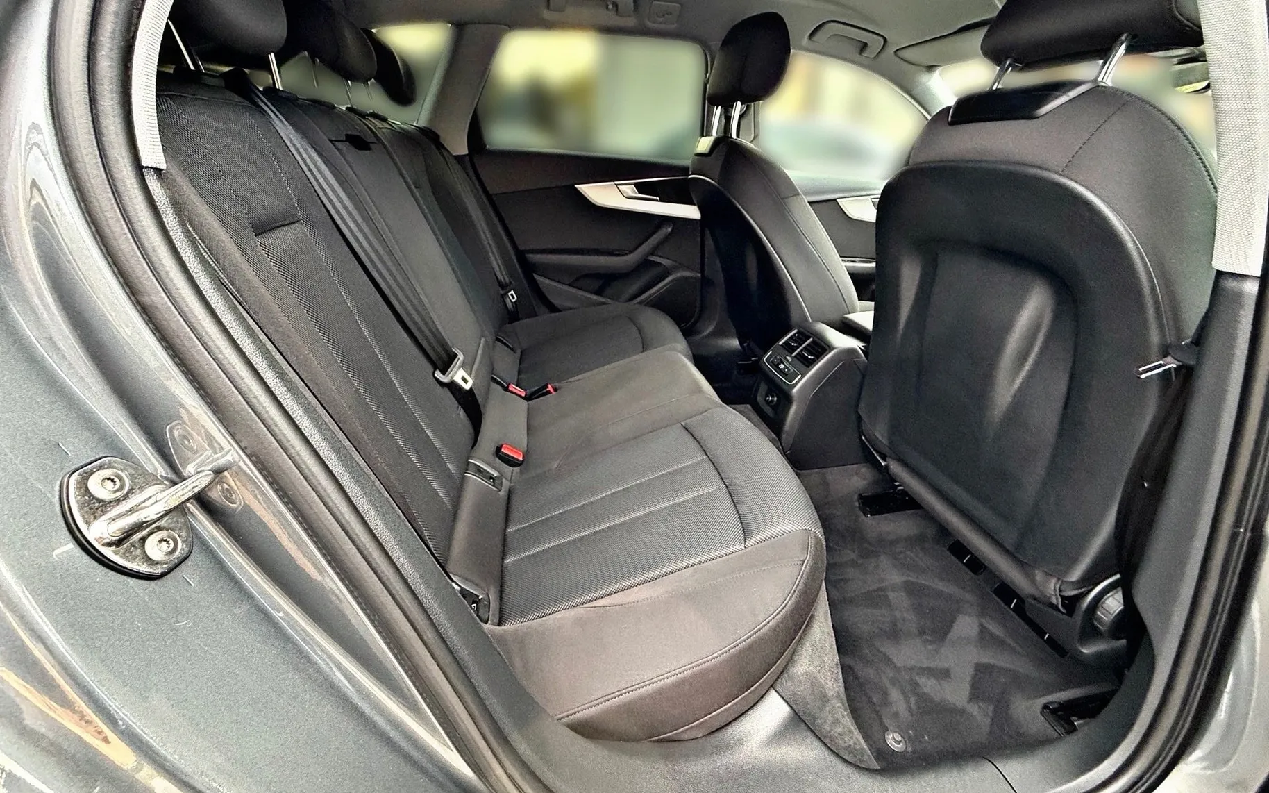 Notranja slika - Audi A4 Avant - 2.0TDI Sport S TRONIC•FACELIFT•MATRIX•NAVI•F1 PRE - 11