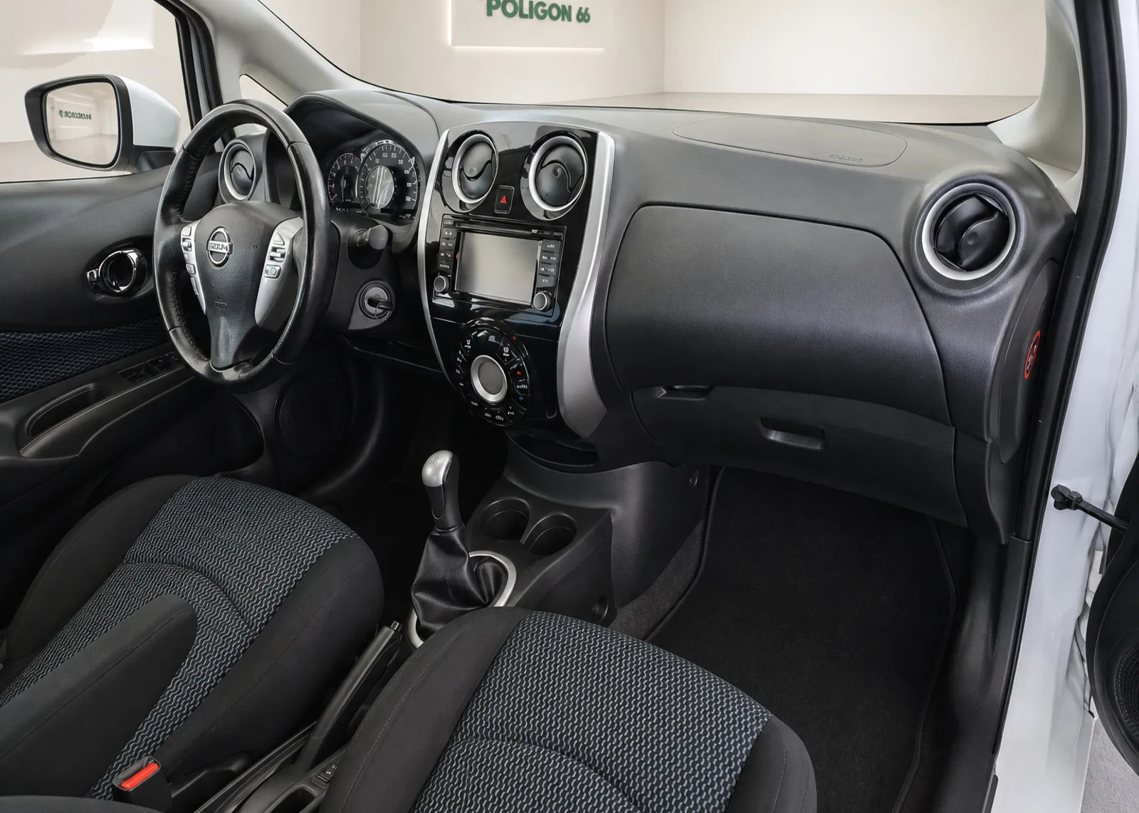 Notranja slika - Nissan Note - 1.2-SLOV.POREKLO-360 KAMERA-NAVI-GARANCIJA-M 2015 - 11
