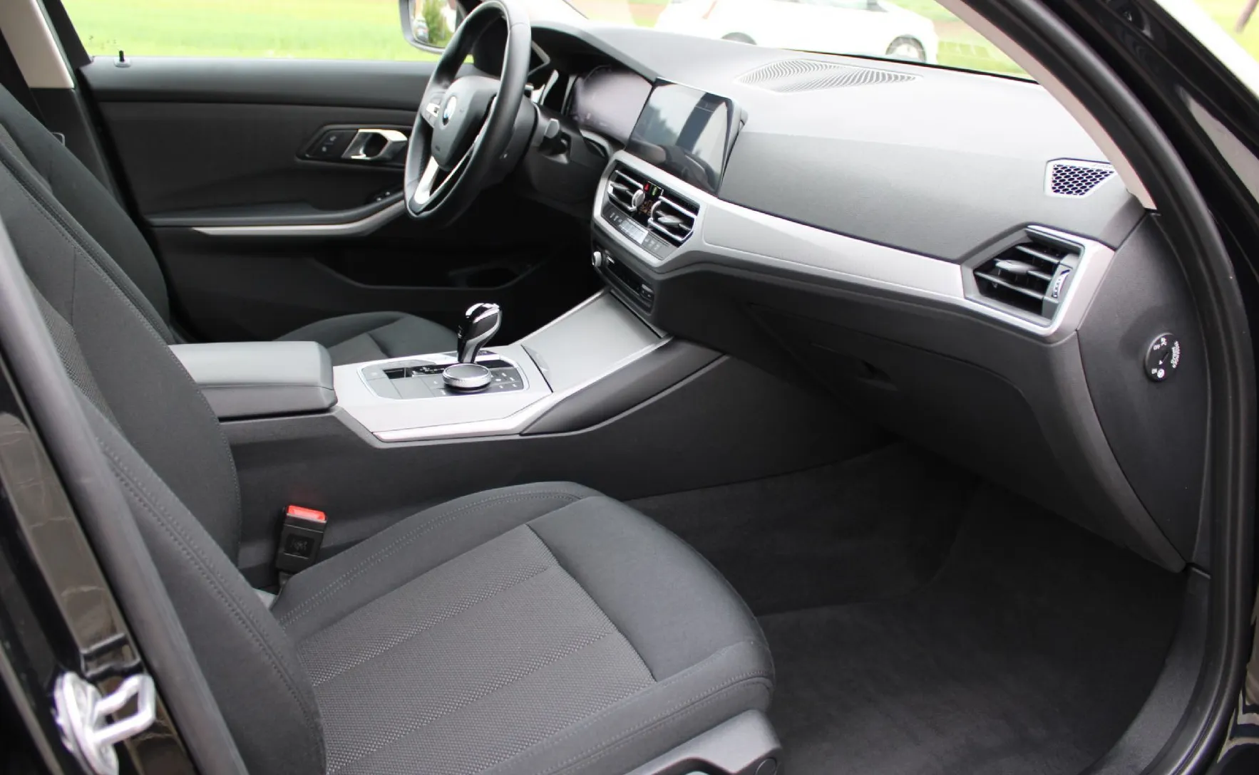 Zunanja slika - BMW Serija 3 - Touring: 318dA Touring Advantage Avt. ALU NAVI PDC LED - 12