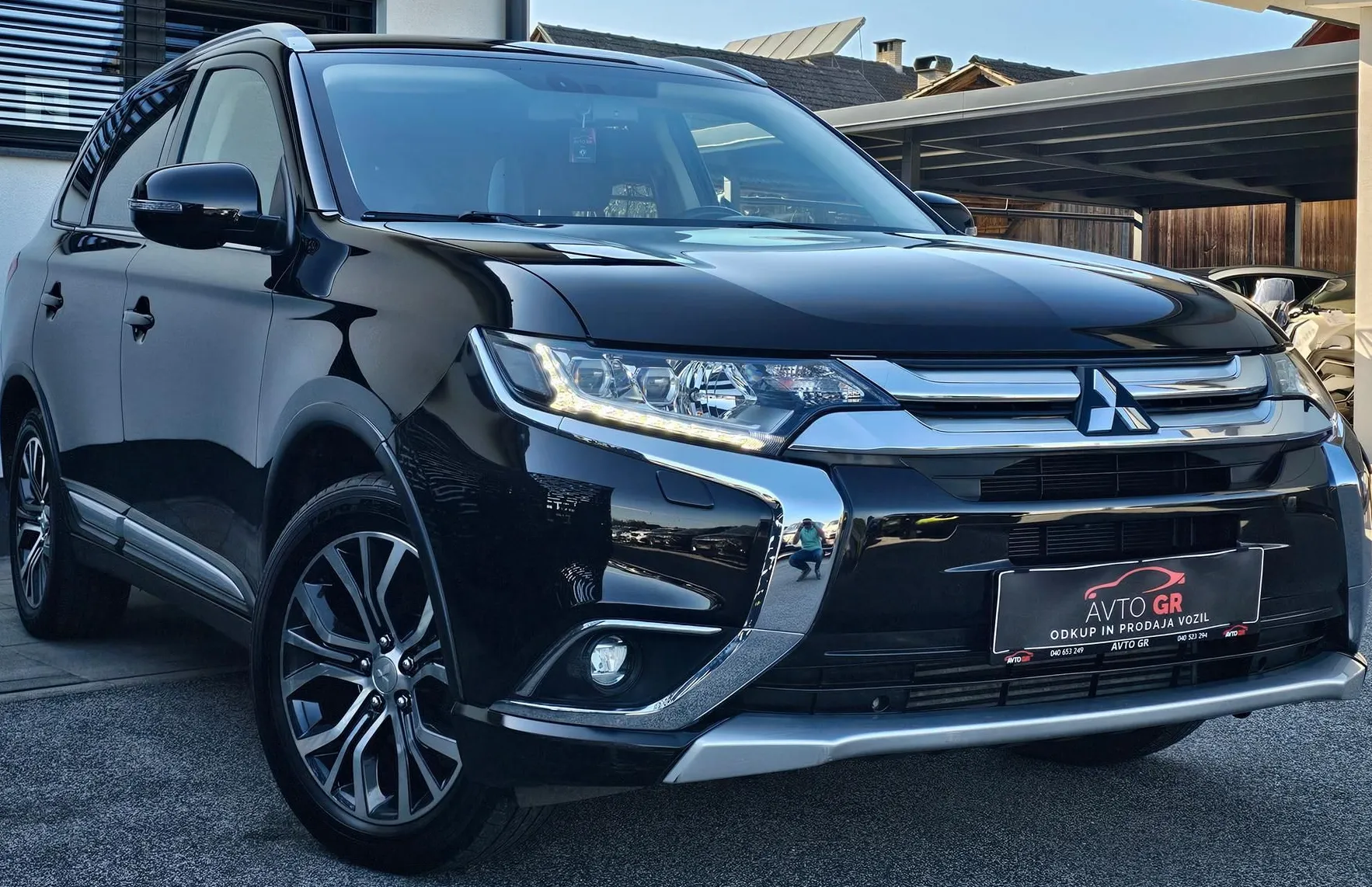Zunanja slika - Mitsubishi Outlander - 4WD 2.2 DI-D Instyle+ Avt.-le 104.000km-Odličen- - 9