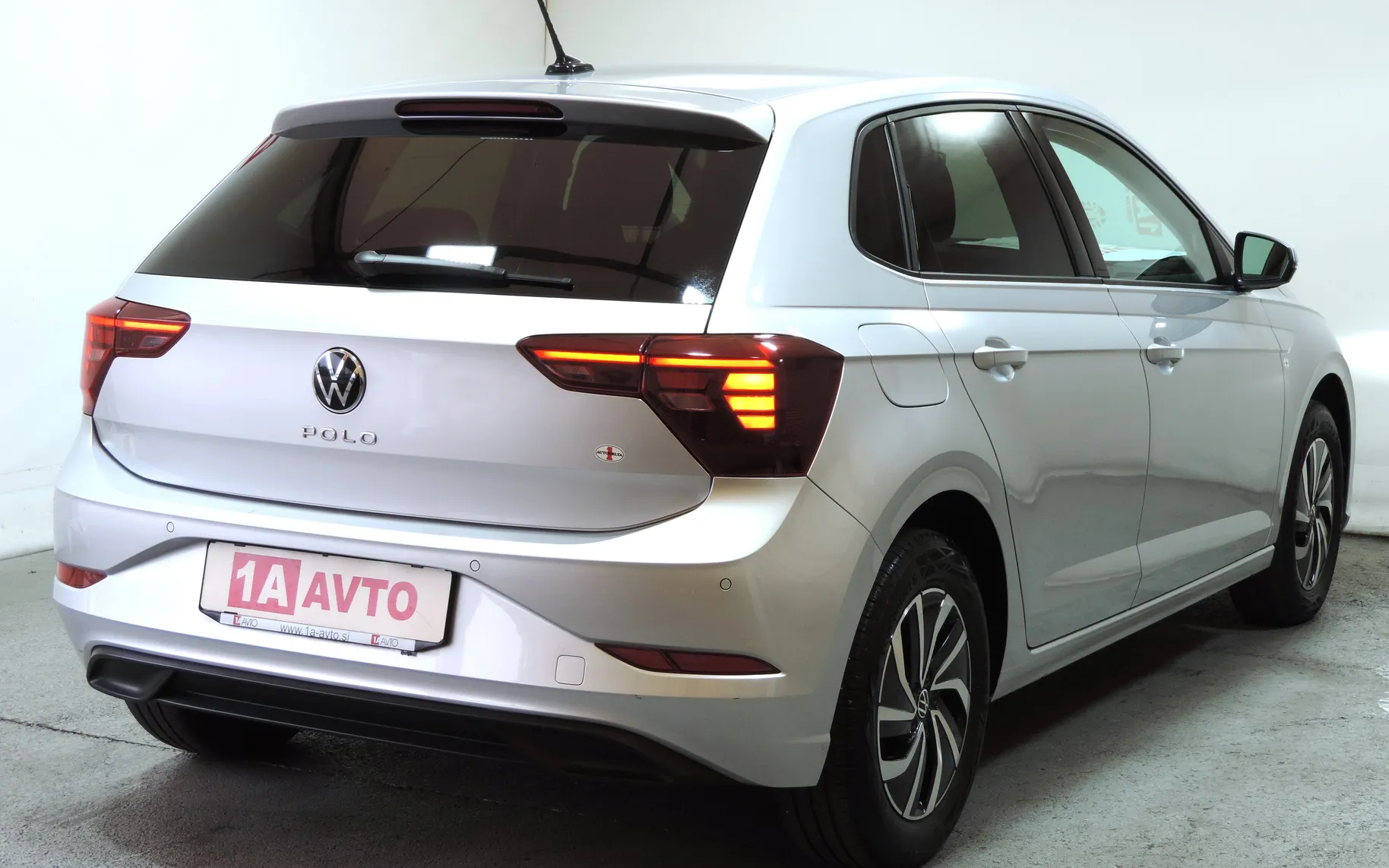 Zunanja slika - Volkswagen Polo - 1.0 TSI Life KAMERA-ACC-GRETJE SEDEŽEV - 5